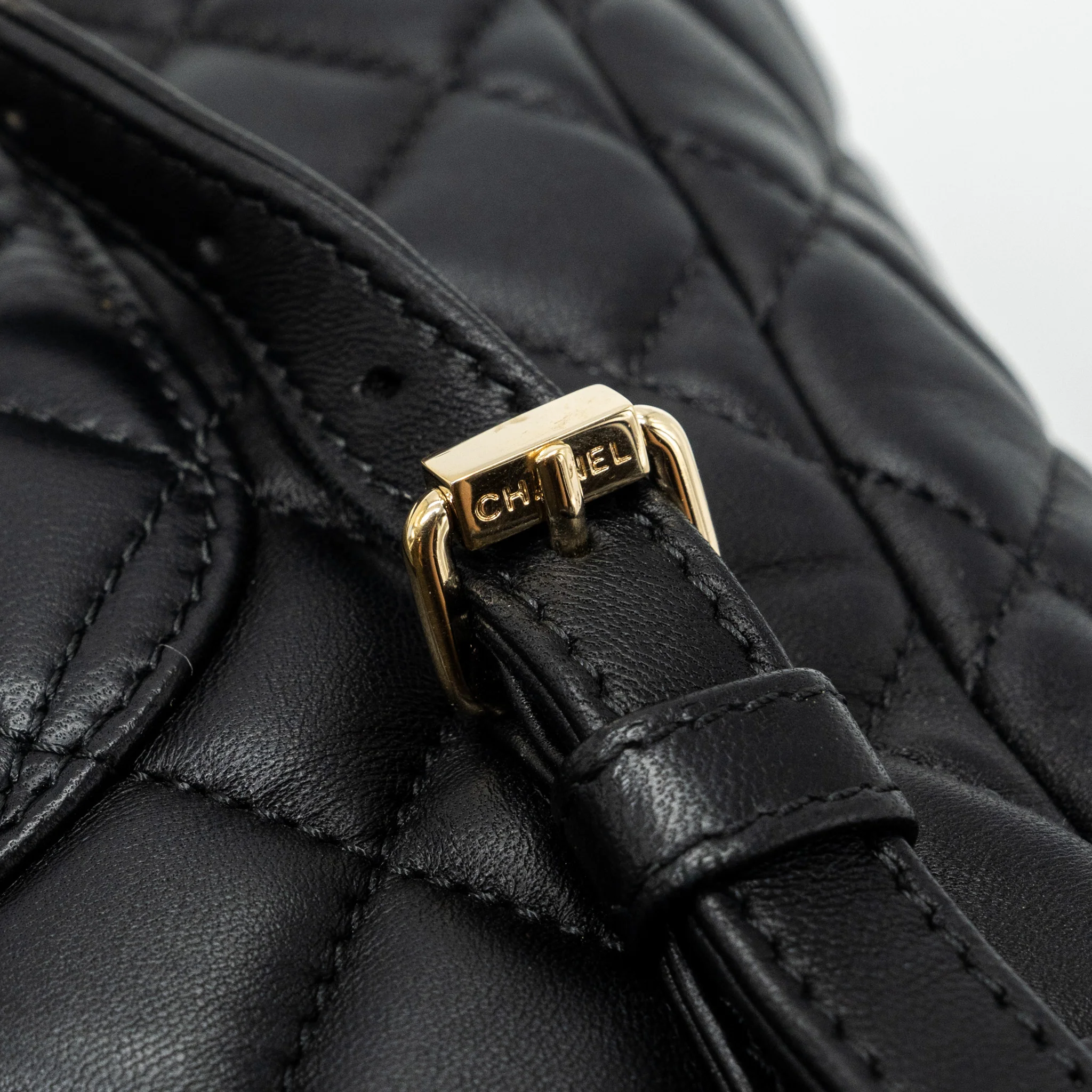 Chanel quilted flap backpack lambskin black GHW - Image 11