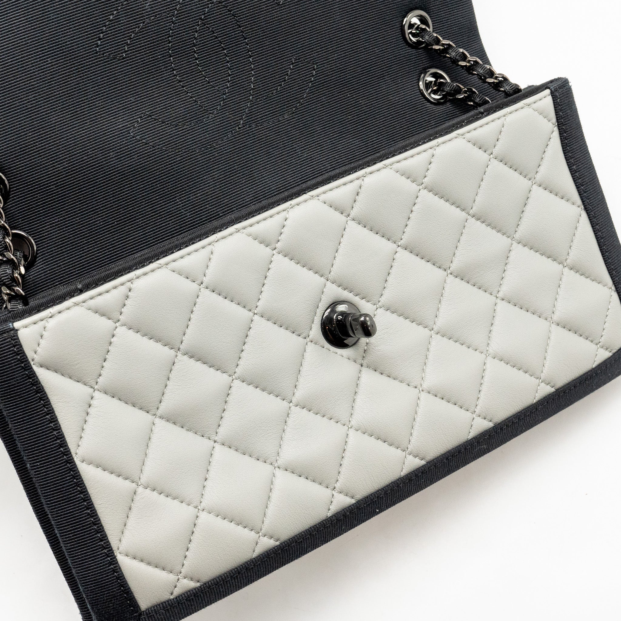 Chanel quilted flap with fabric edge lambskin grey/ black with black hardware - Image 14