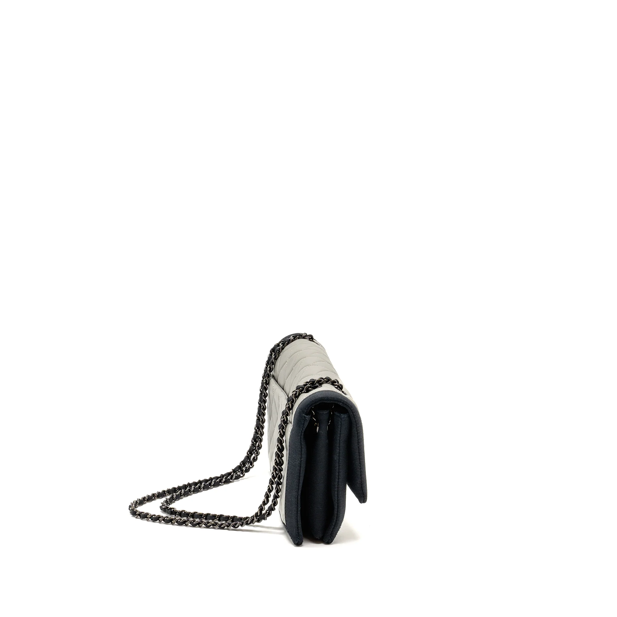 Chanel quilted flap with fabric edge lambskin grey/ black with black hardware - Image 3
