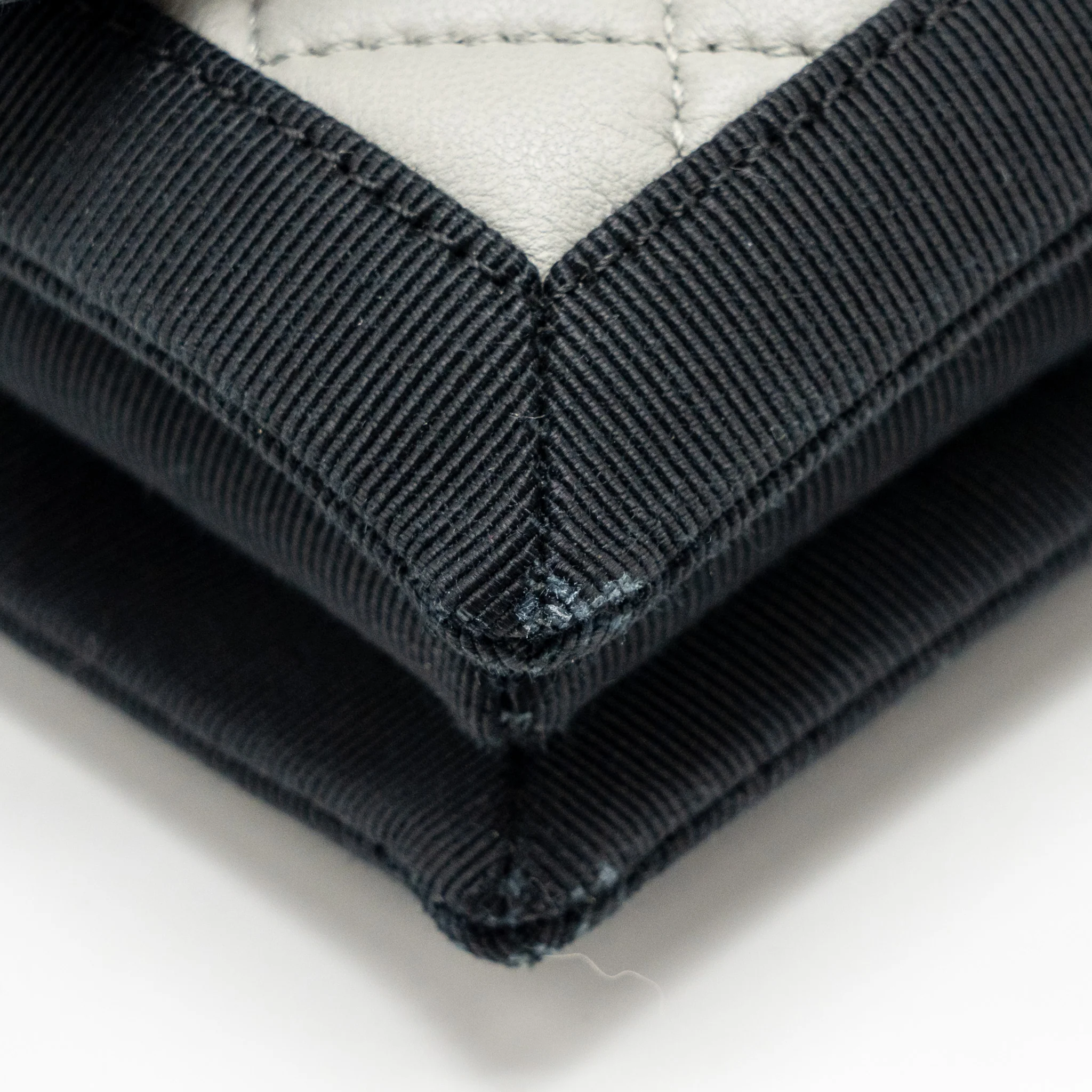 Chanel quilted flap with fabric edge lambskin grey/ black with black hardware - Image 9