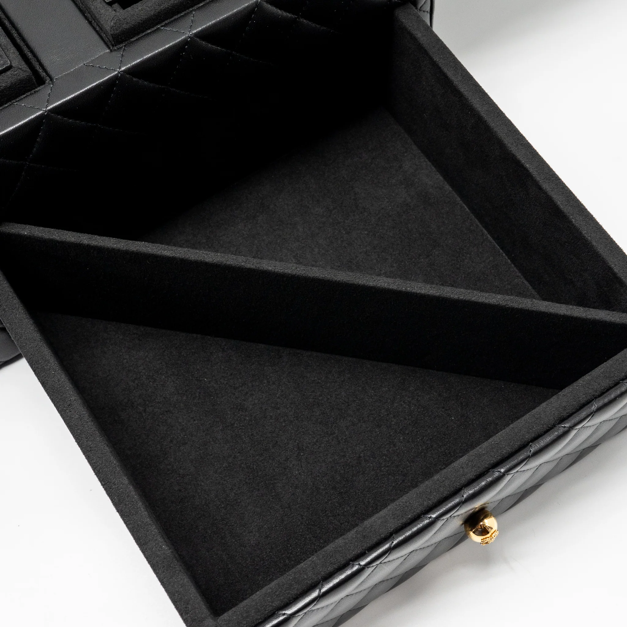 Chanel quilted jewellery box lambskin black LGHW (Microchip) - Image 11