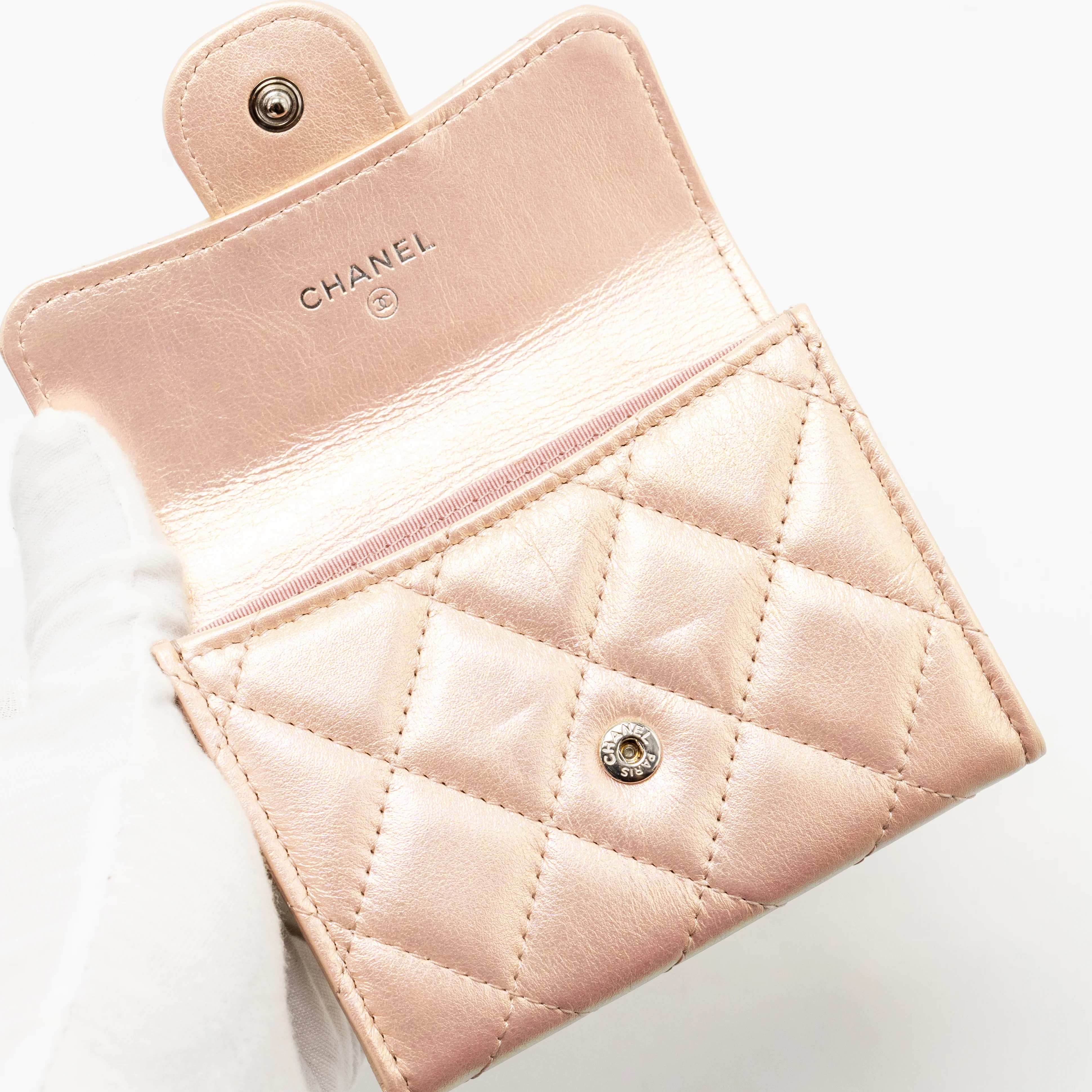 Chanel Quilted small classic flap wallet / card holder calfskin iridescent pink SHW - Image 10