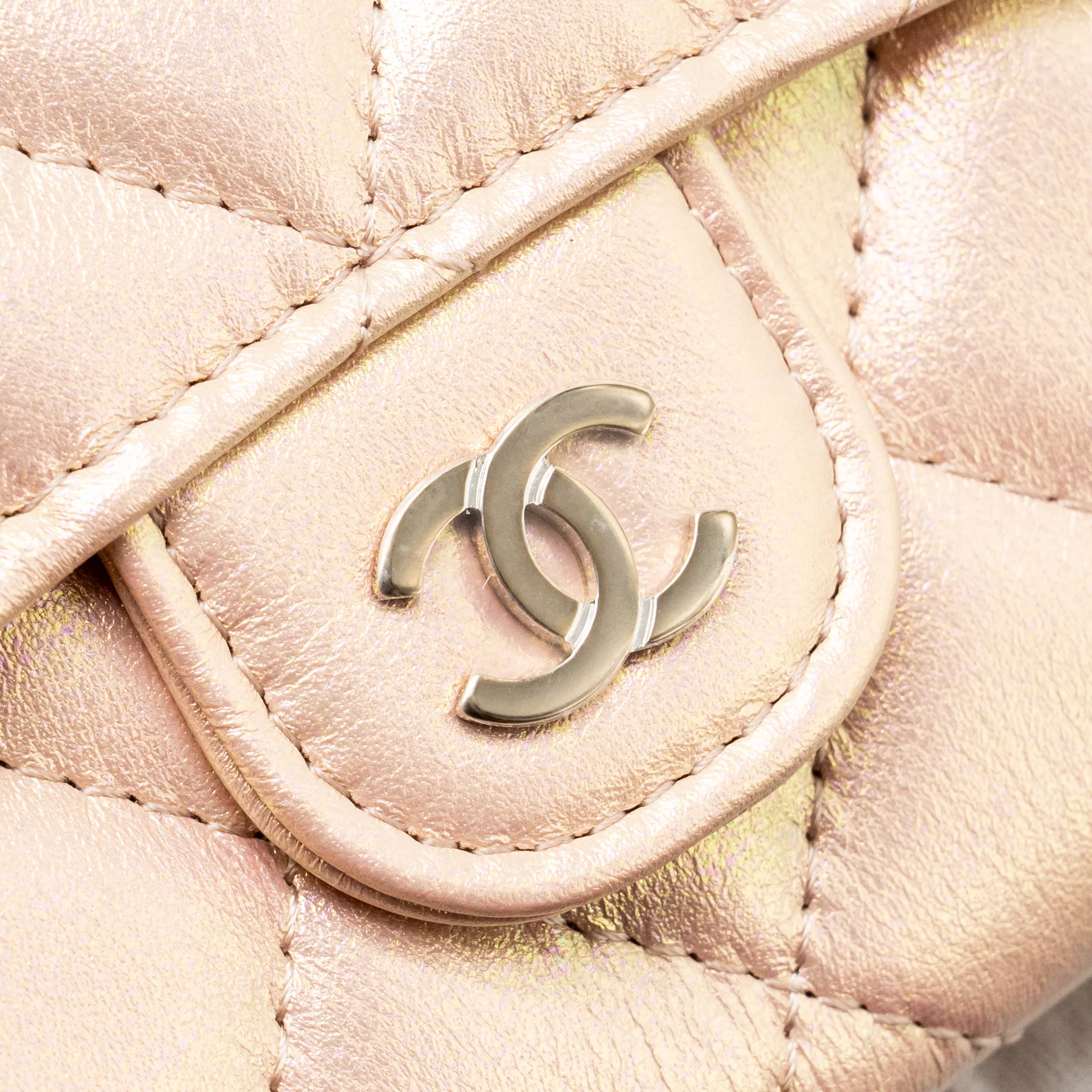 Chanel Quilted small classic flap wallet / card holder calfskin iridescent pink SHW - Image 8