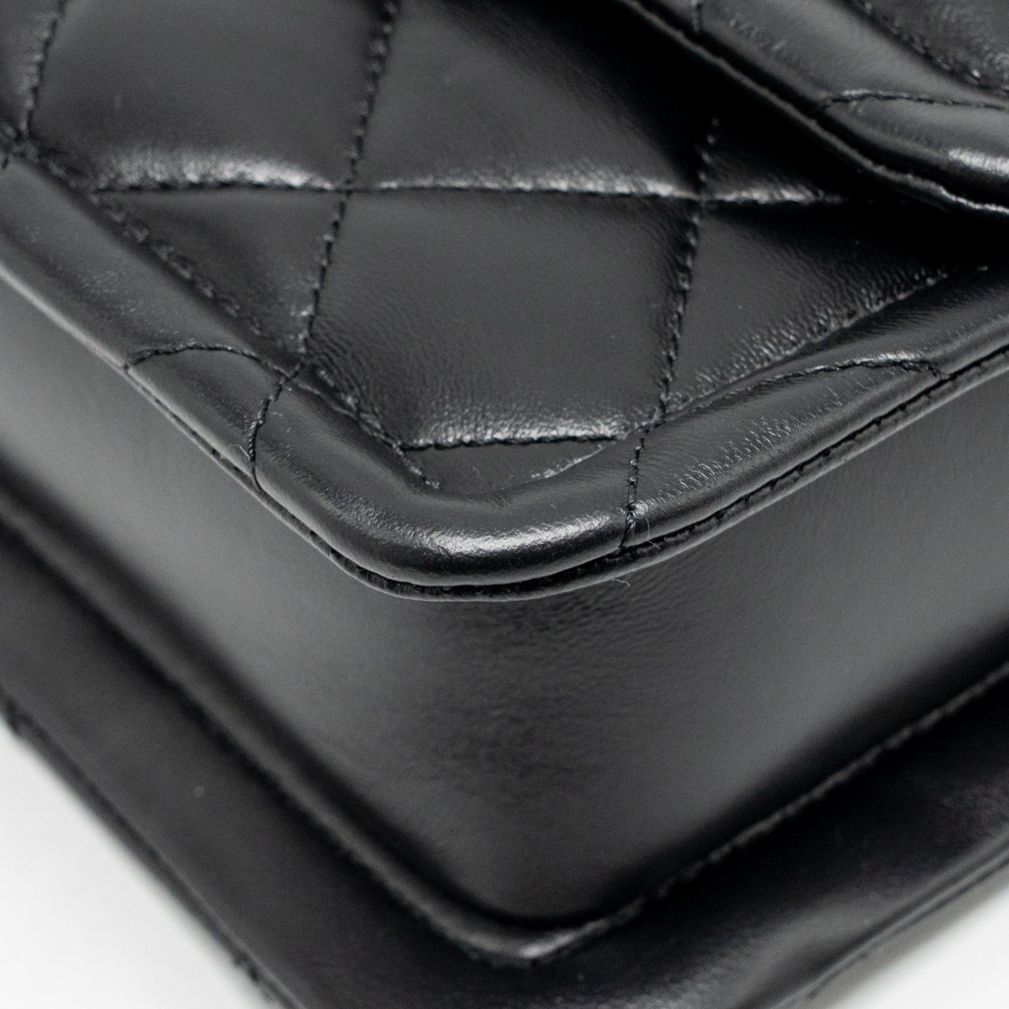 Chanel Quilted square flap bag lambskin black GHW - Image 10