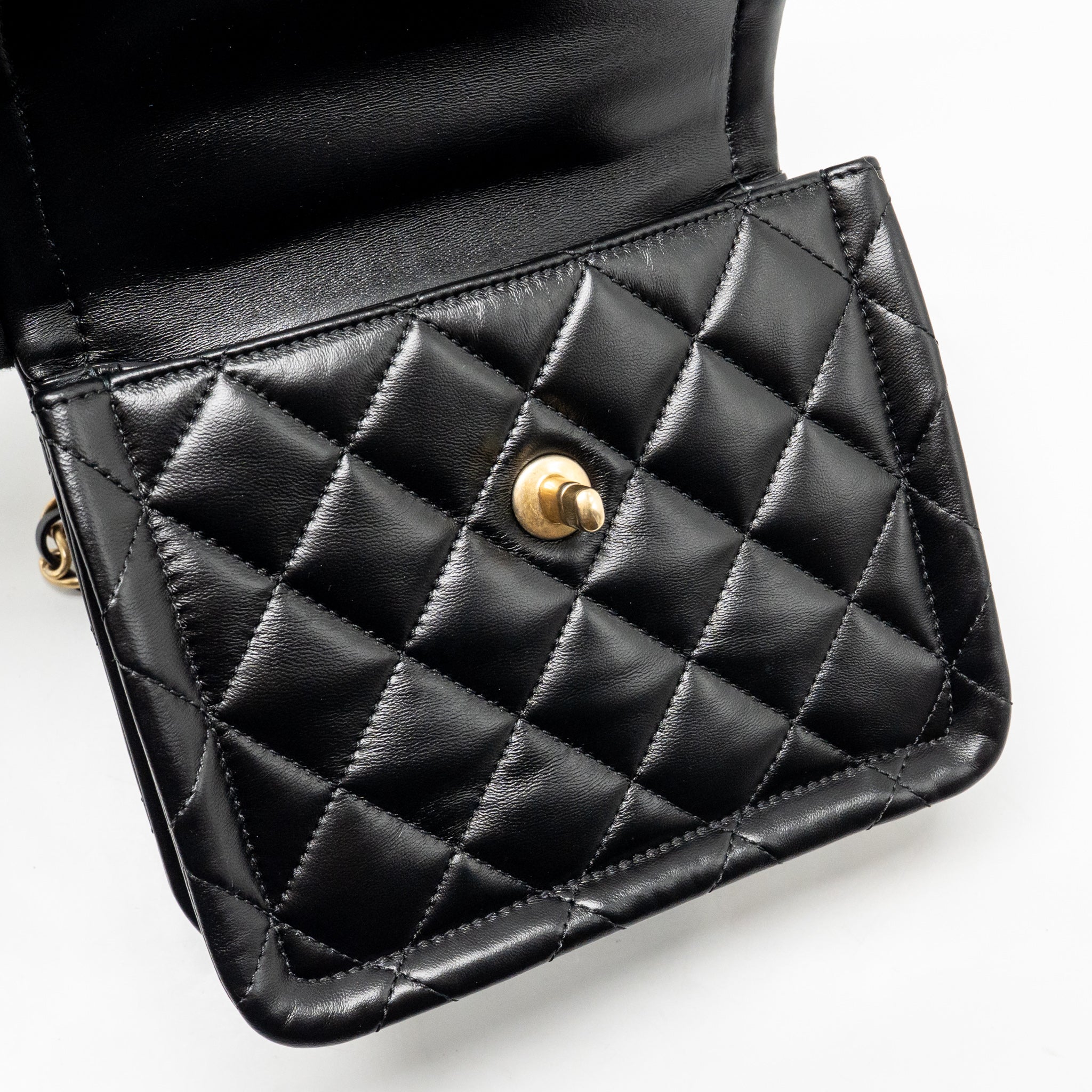 Chanel Quilted square flap bag lambskin black GHW - Image 14