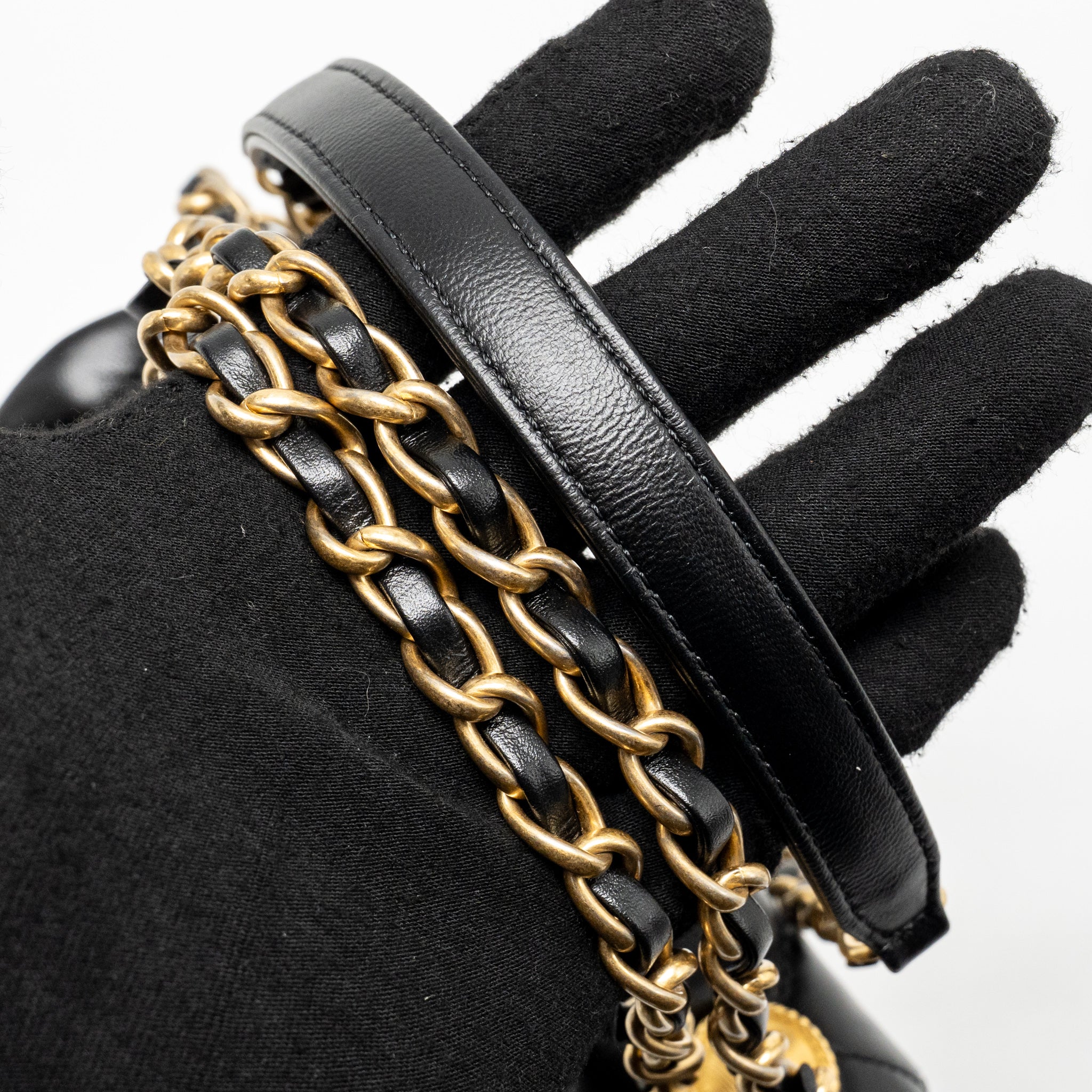 Chanel Quilted square flap bag lambskin black GHW - Image 20
