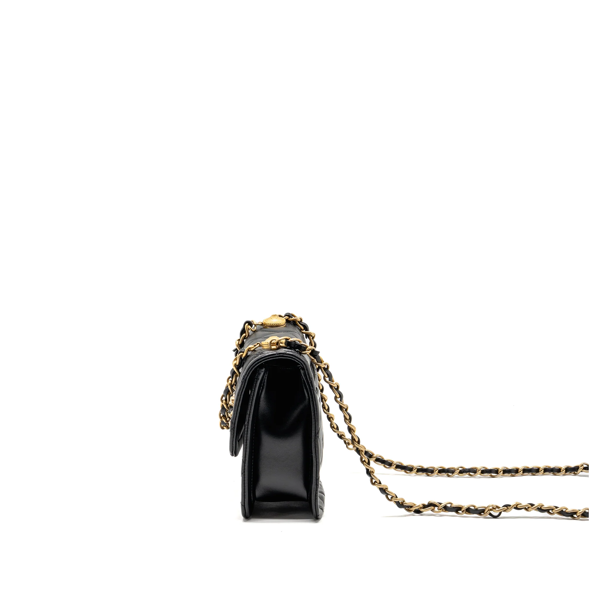 Chanel Quilted square flap bag lambskin black GHW - Image 4