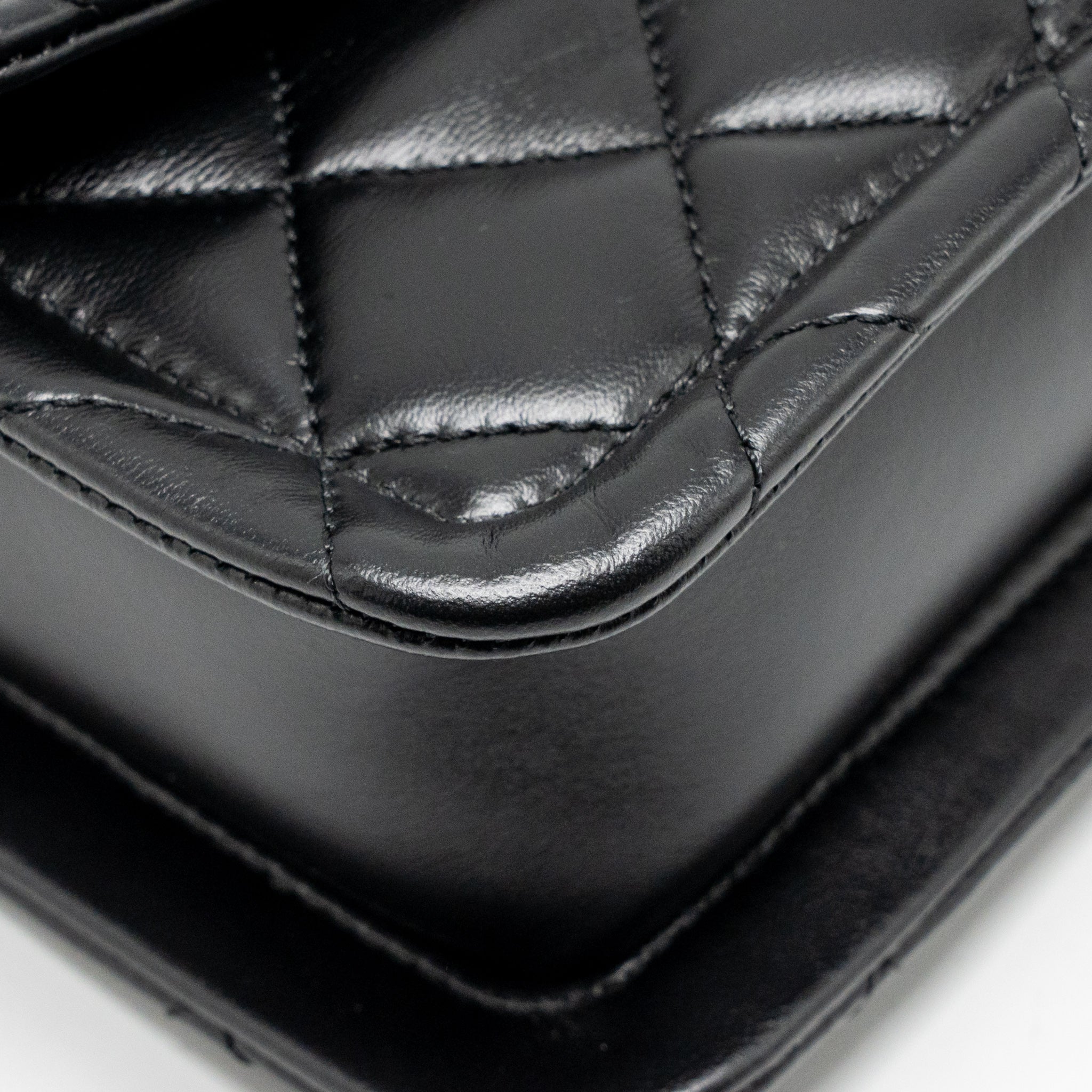 Chanel Quilted square flap bag lambskin black GHW - Image 9