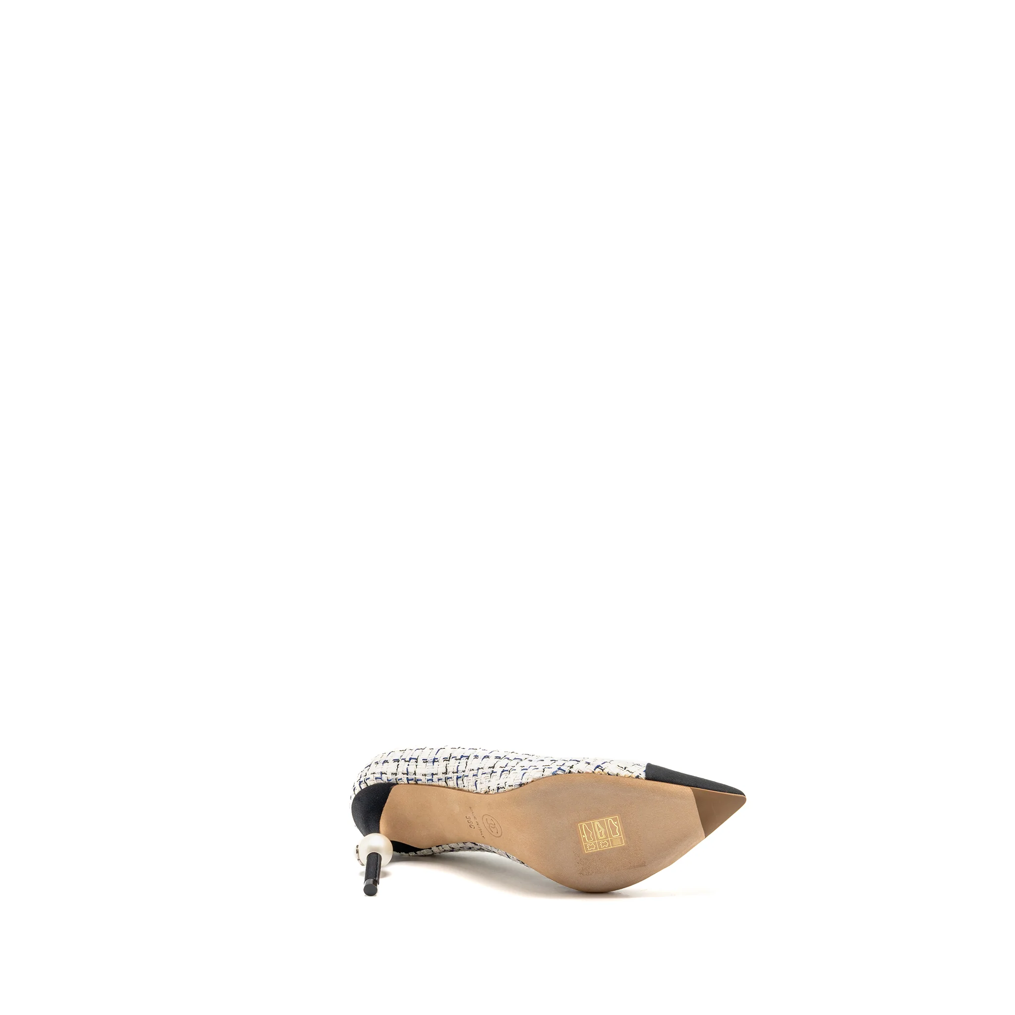 Chanel size 36 pump tweed blue / white/ black - Image 7