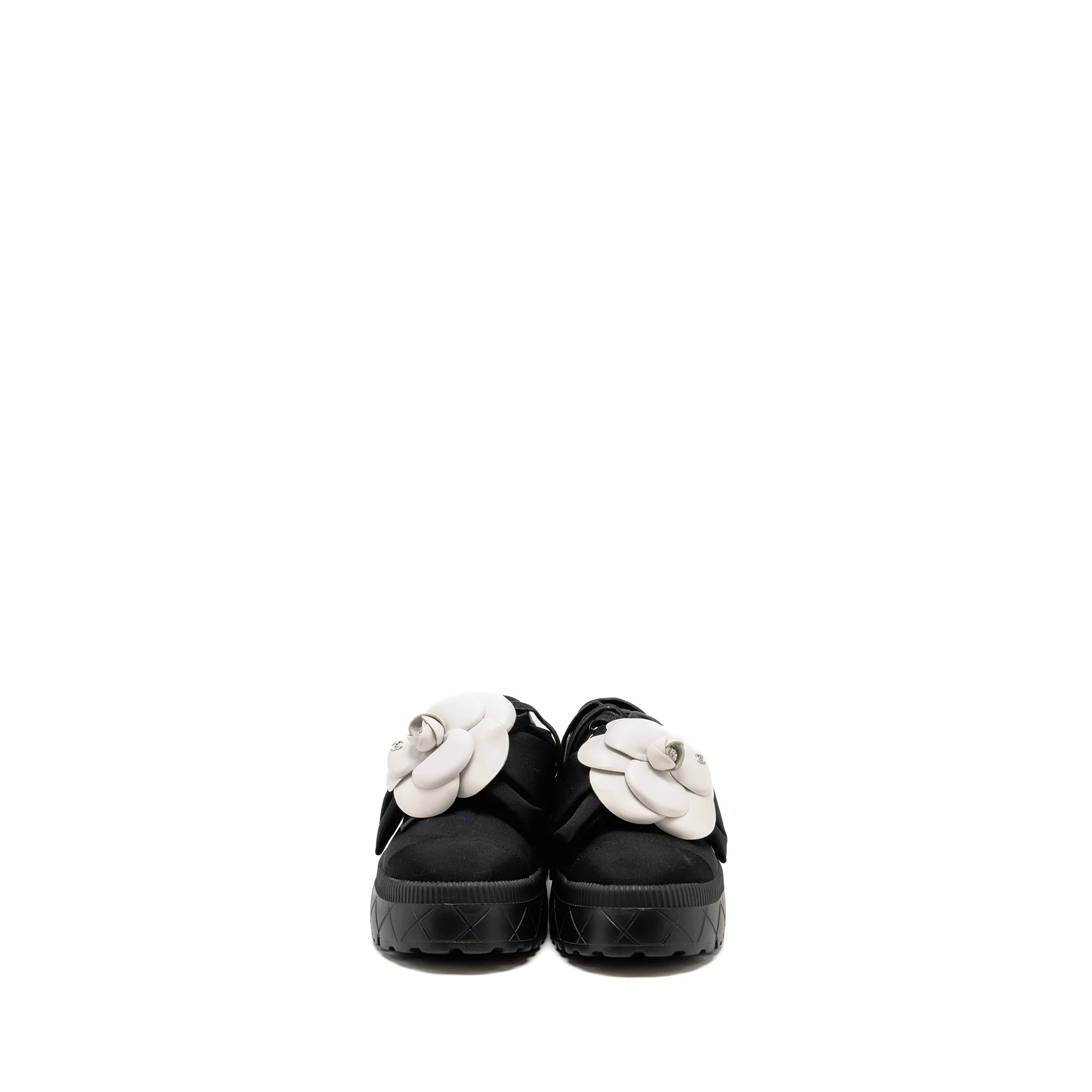 Chanel Size 37 Camellia Loafer Black/White - Image 2