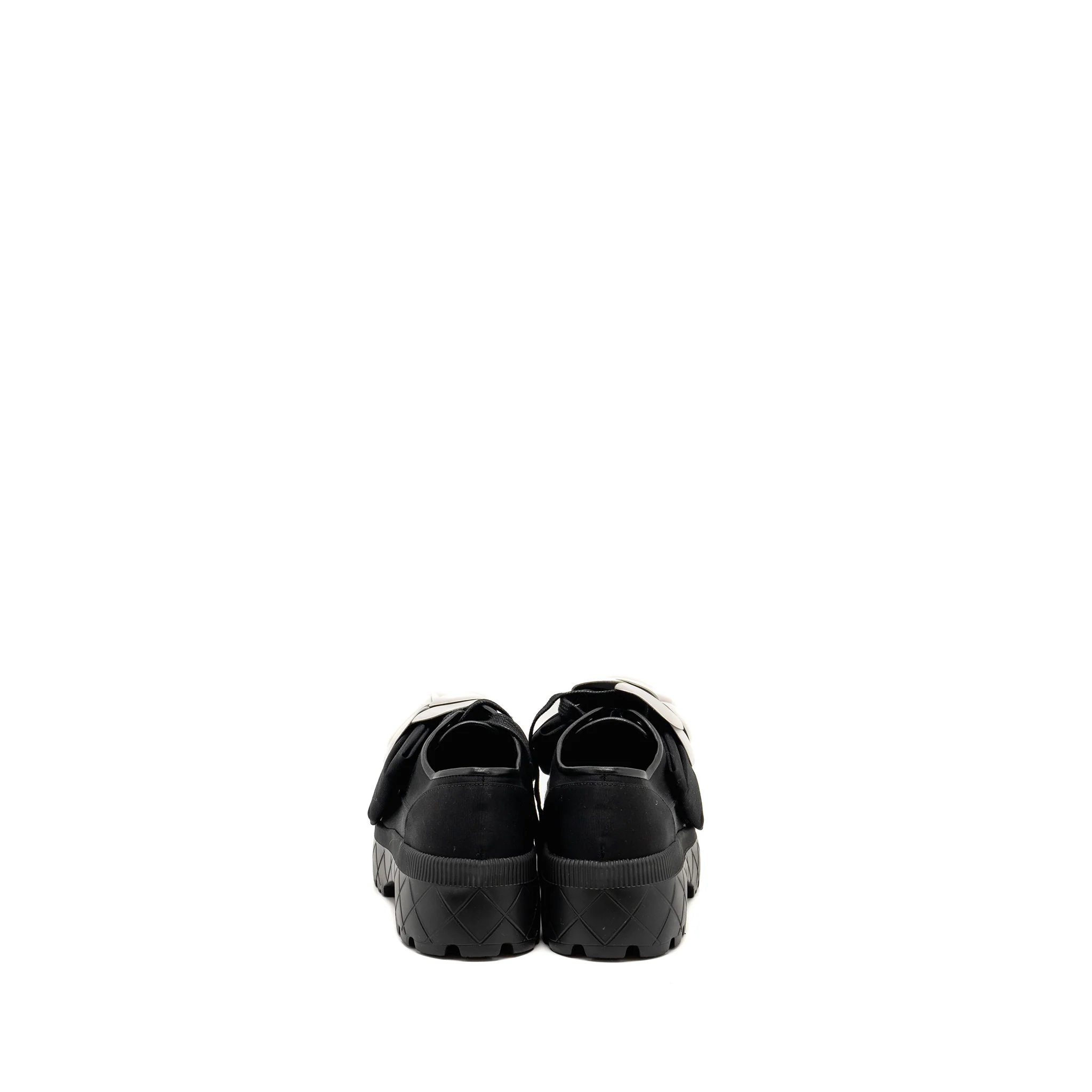 Chanel Size 37 Camellia Loafer Black/White - Image 3