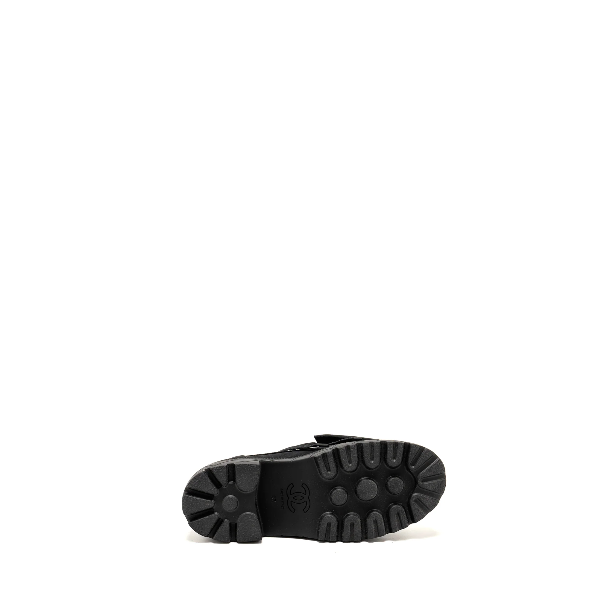 Chanel Size 37 Camellia Loafer Black/White - Image 6