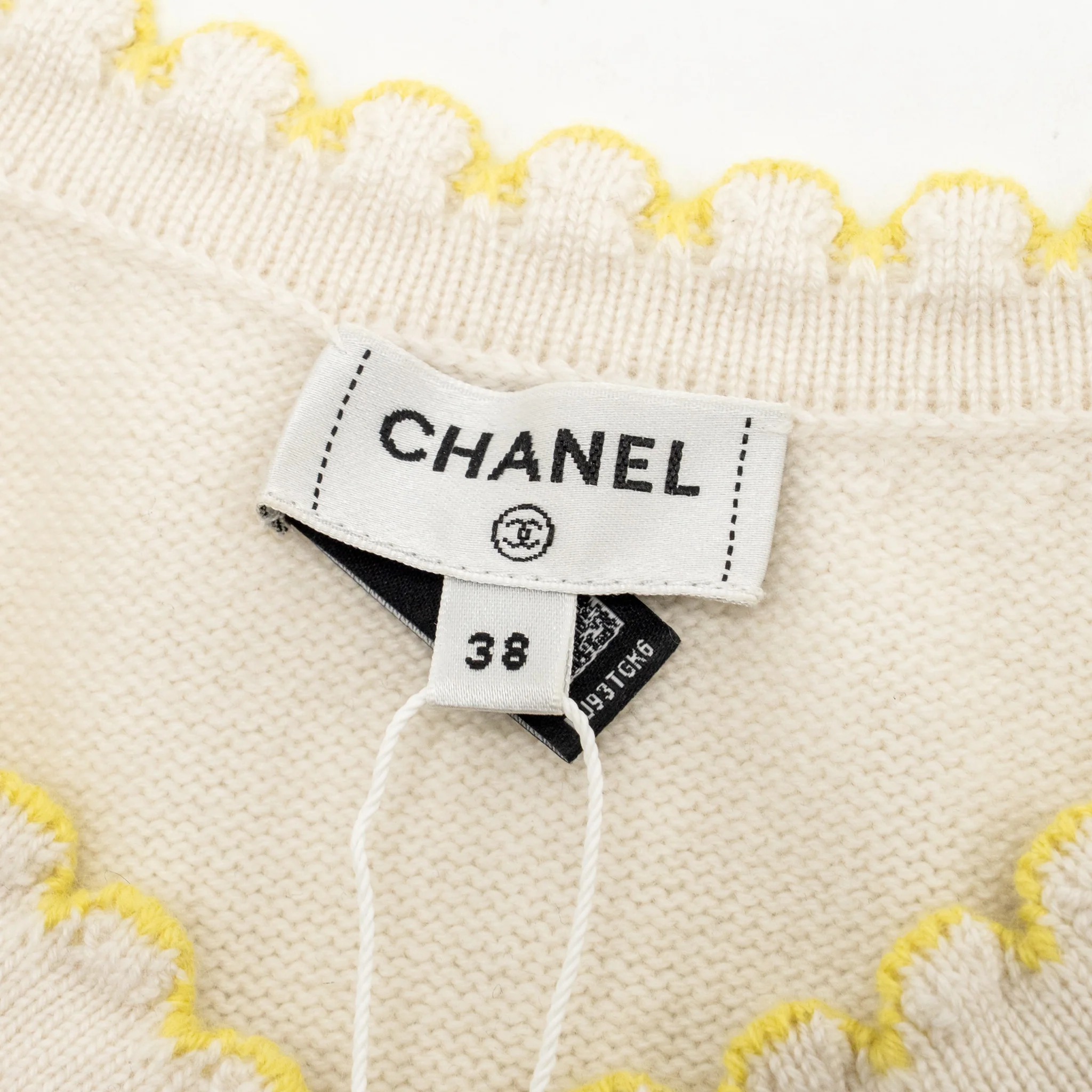 Chanel Size 38 CC Button Cardigan Cashmere Off-white/Yellow - Image 6