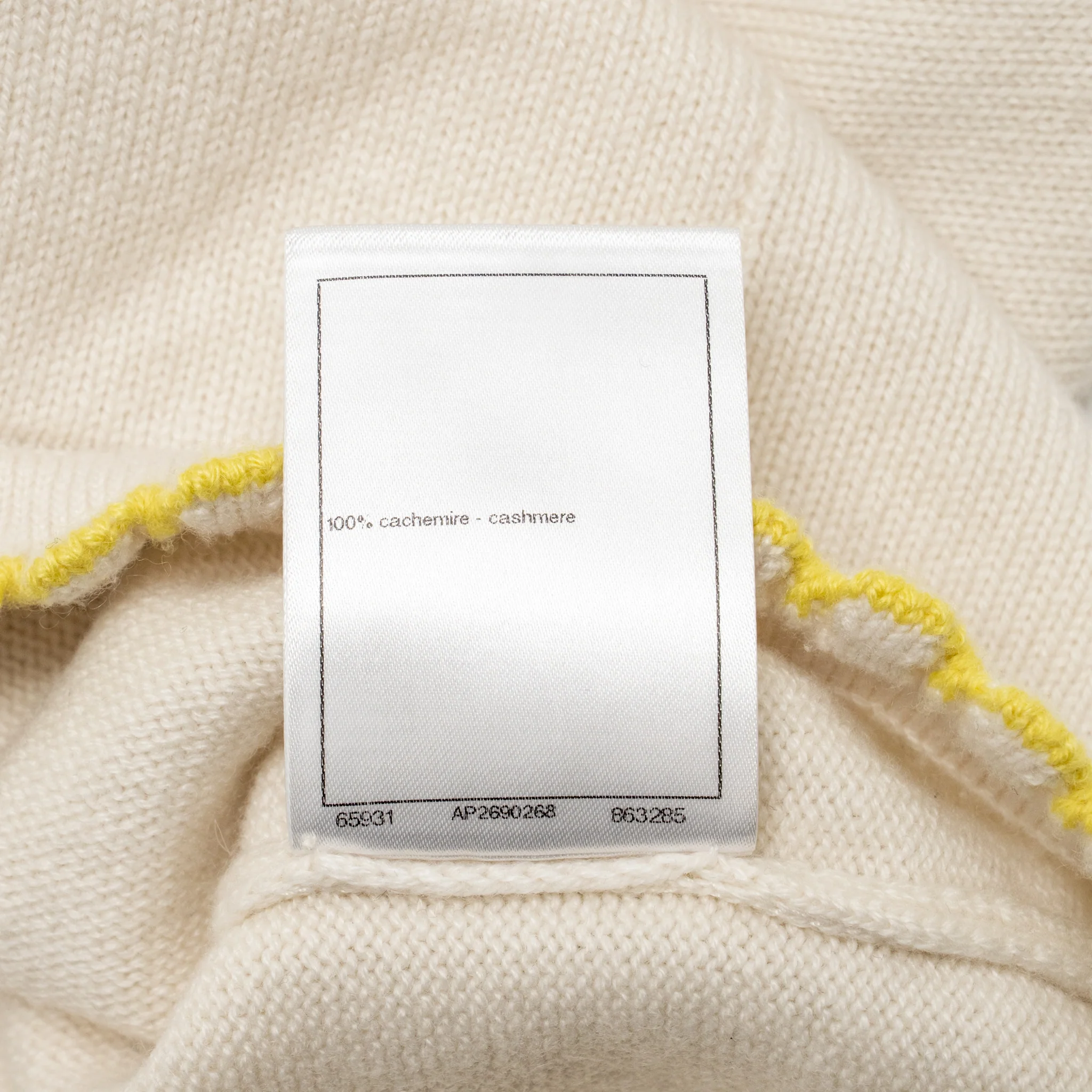 Chanel Size 38 CC Button Cardigan Cashmere Off-white/Yellow - Image 8