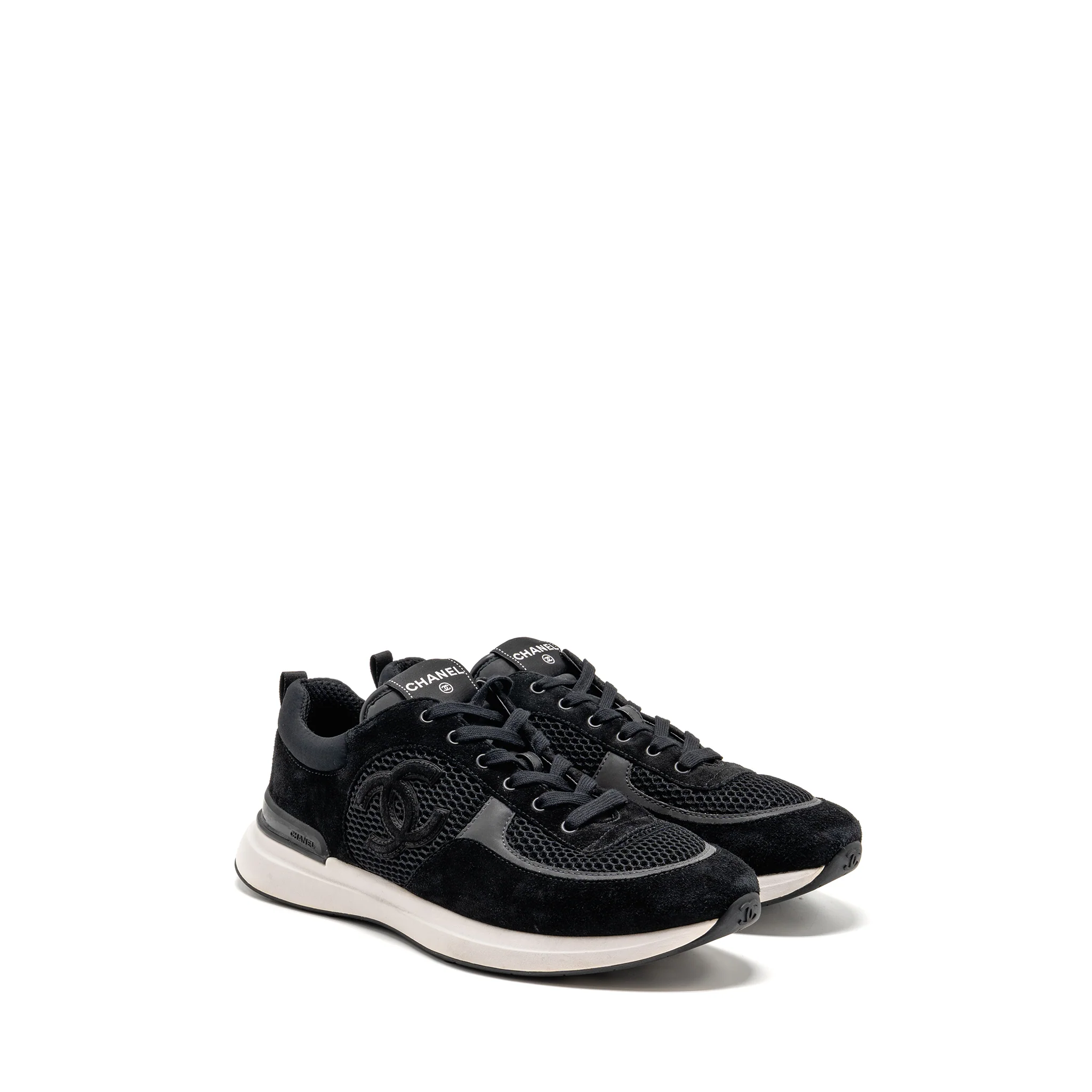 Chanel size 45 CC logo sneakers Suede / Mesh black / white