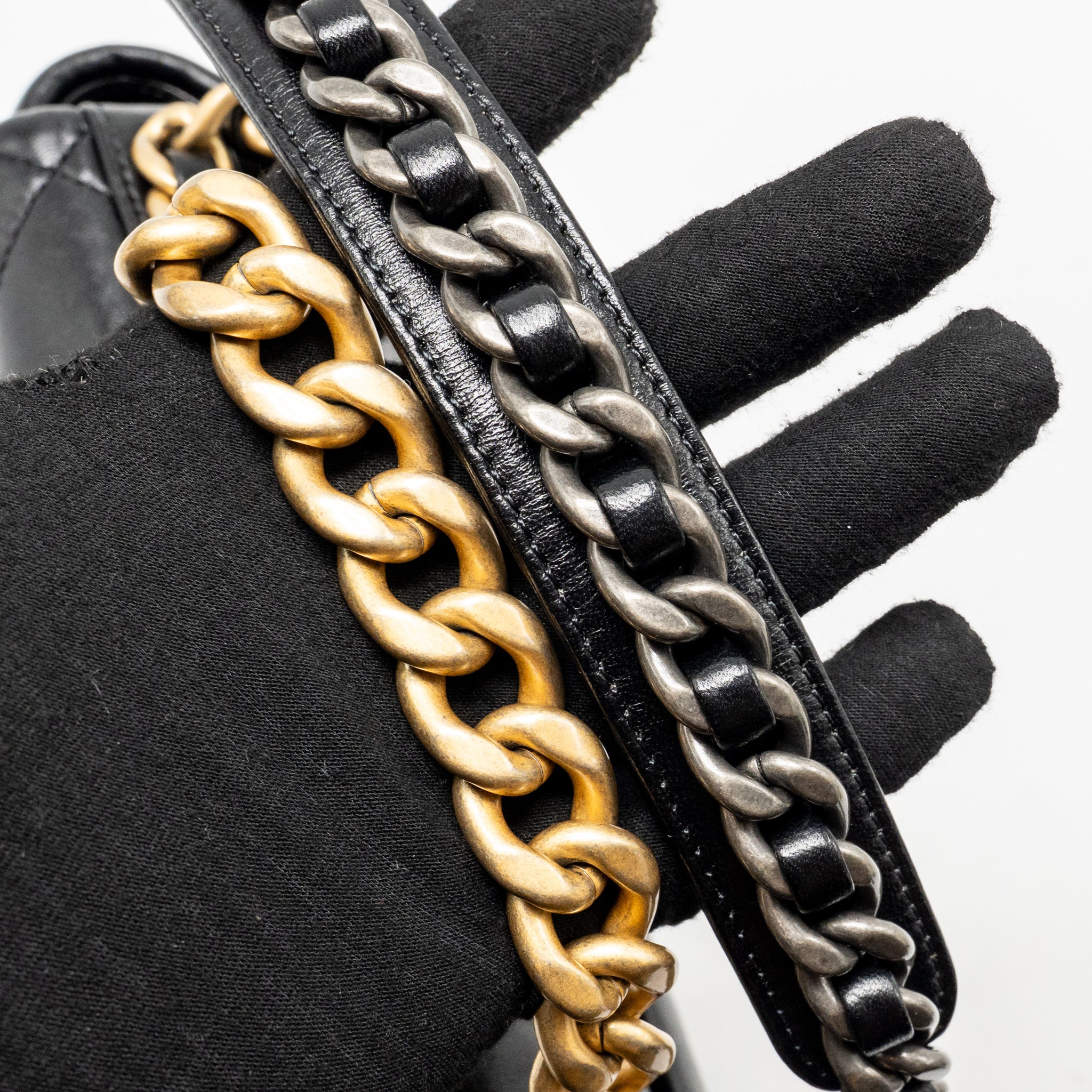 Chanel Small 19 bag Lambskin black multicolor hardware (microchip) - Image 19