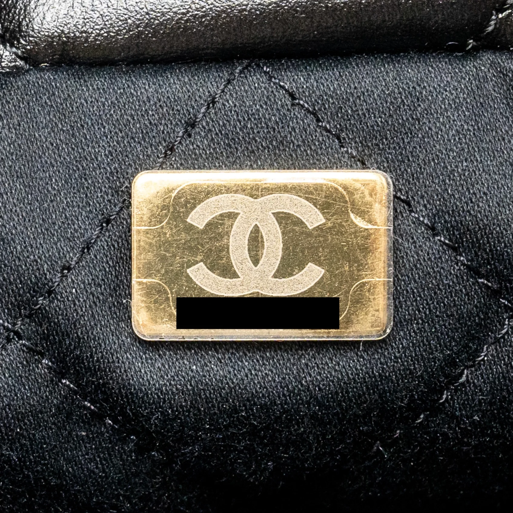 Chanel Small 22Bag Shiny Calfskin BLACK GHW (Microchip) - Image 15