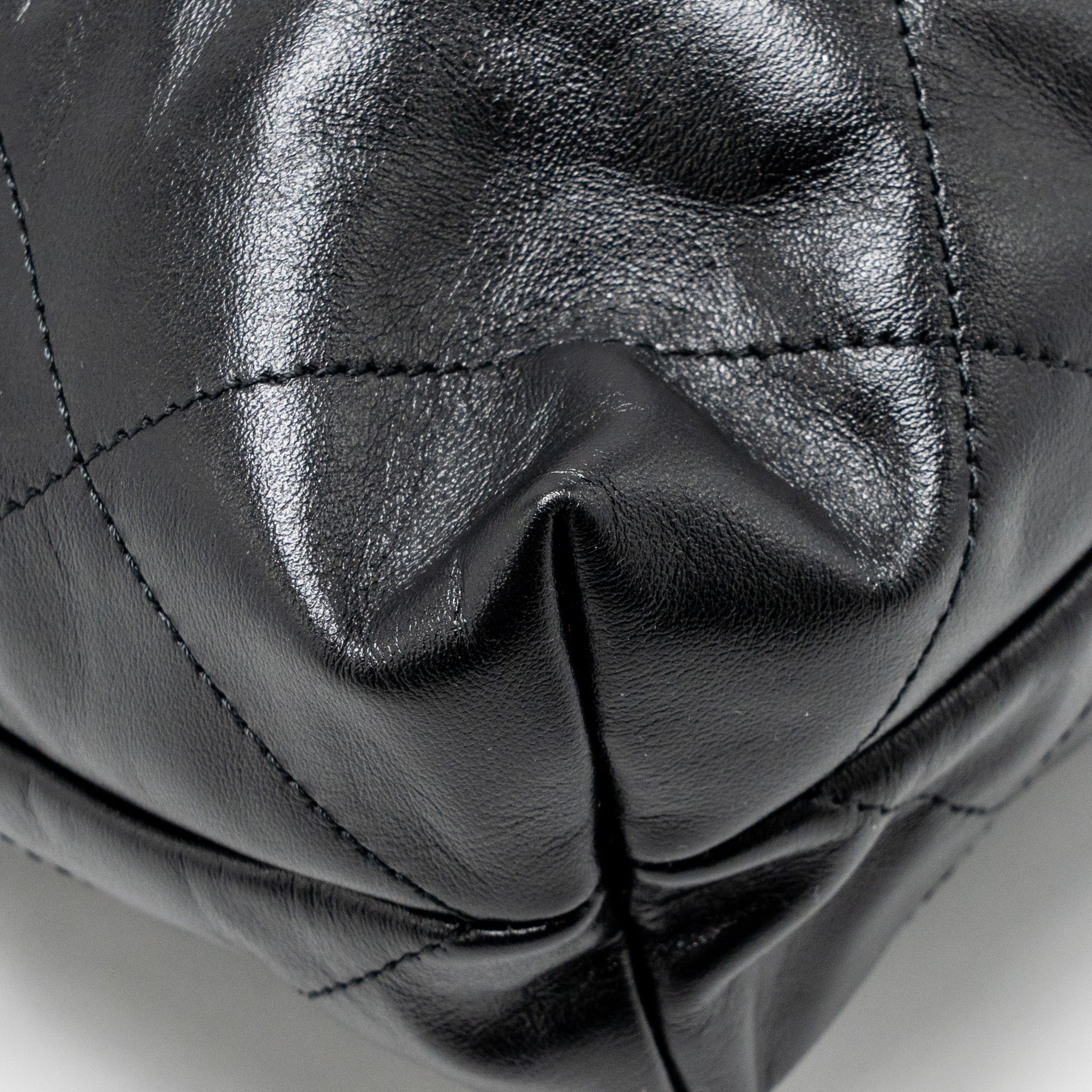 Chanel small 22 bag shiny calfskin black SHW (microchip) - Image 10