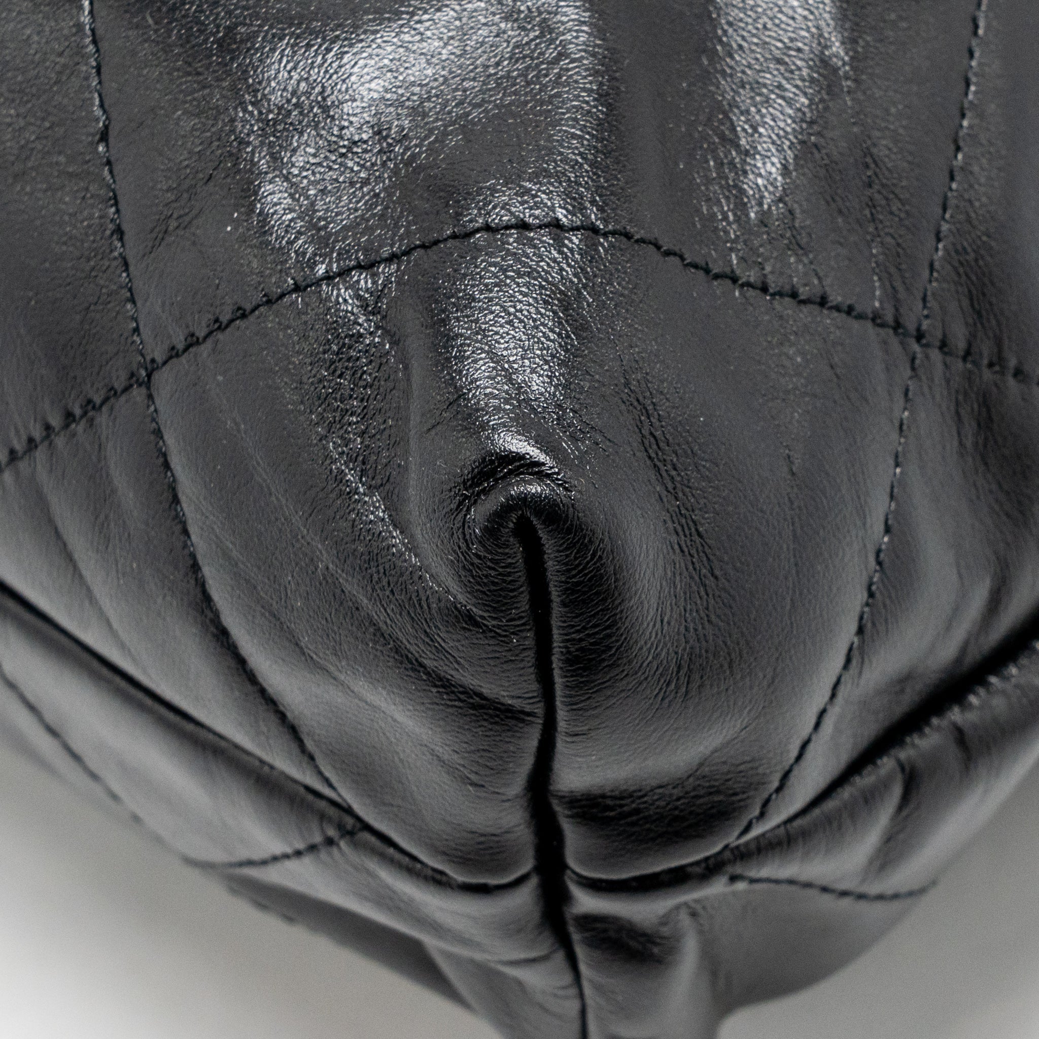 Chanel small 22 bag shiny calfskin black SHW (microchip) - Image 12