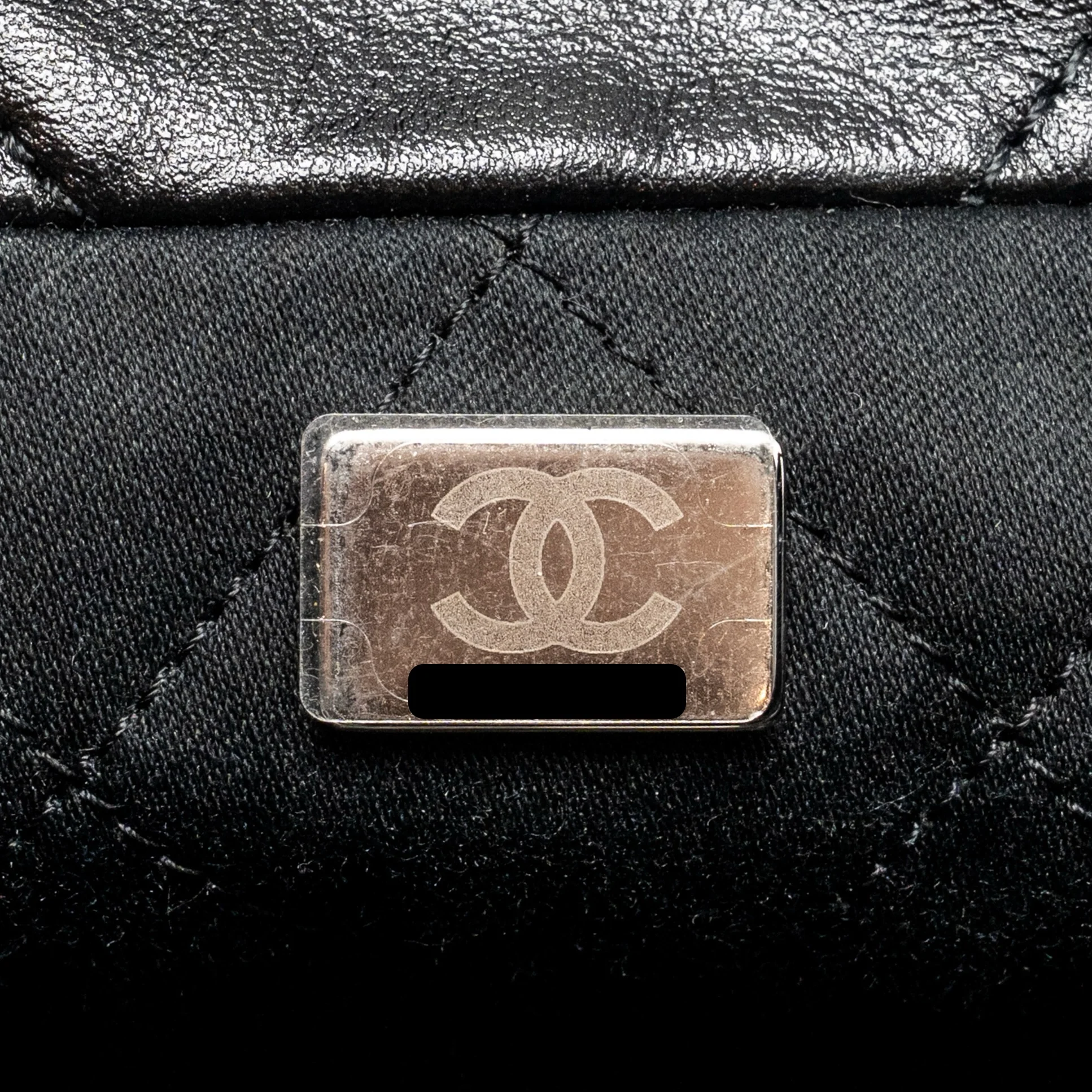 Chanel small 22 bag shiny calfskin black SHW (microchip) - Image 17