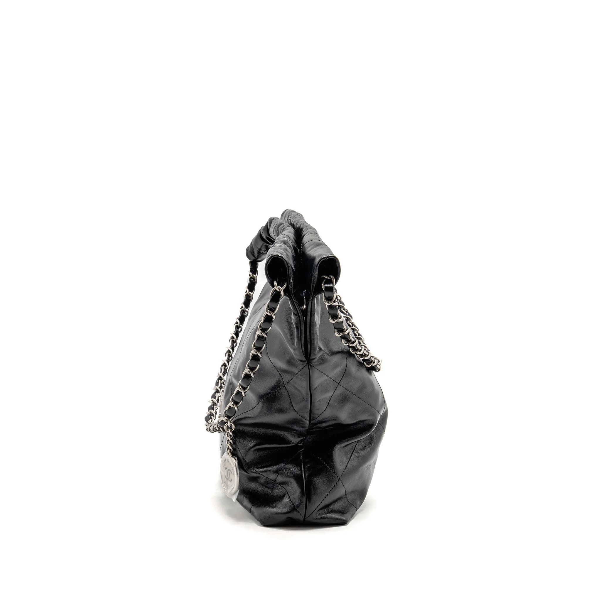 Chanel small 22 bag shiny calfskin black SHW (microchip) - Image 4