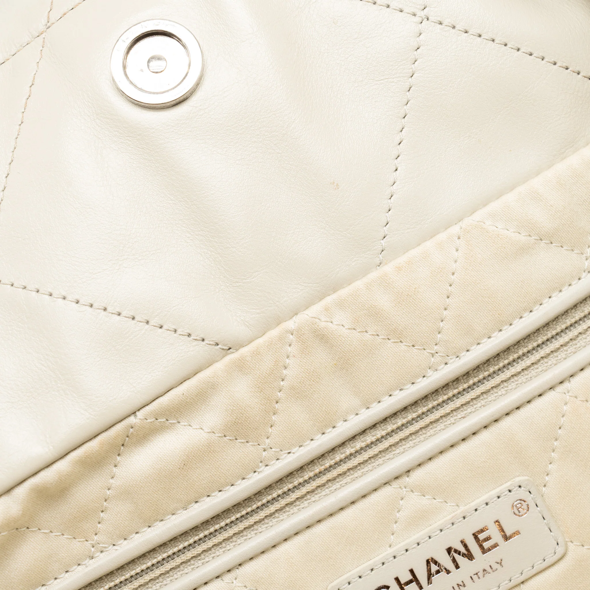 Chanel Small 22 Shiny Calfskin Light Grey SHW (Microchip) - Image 13