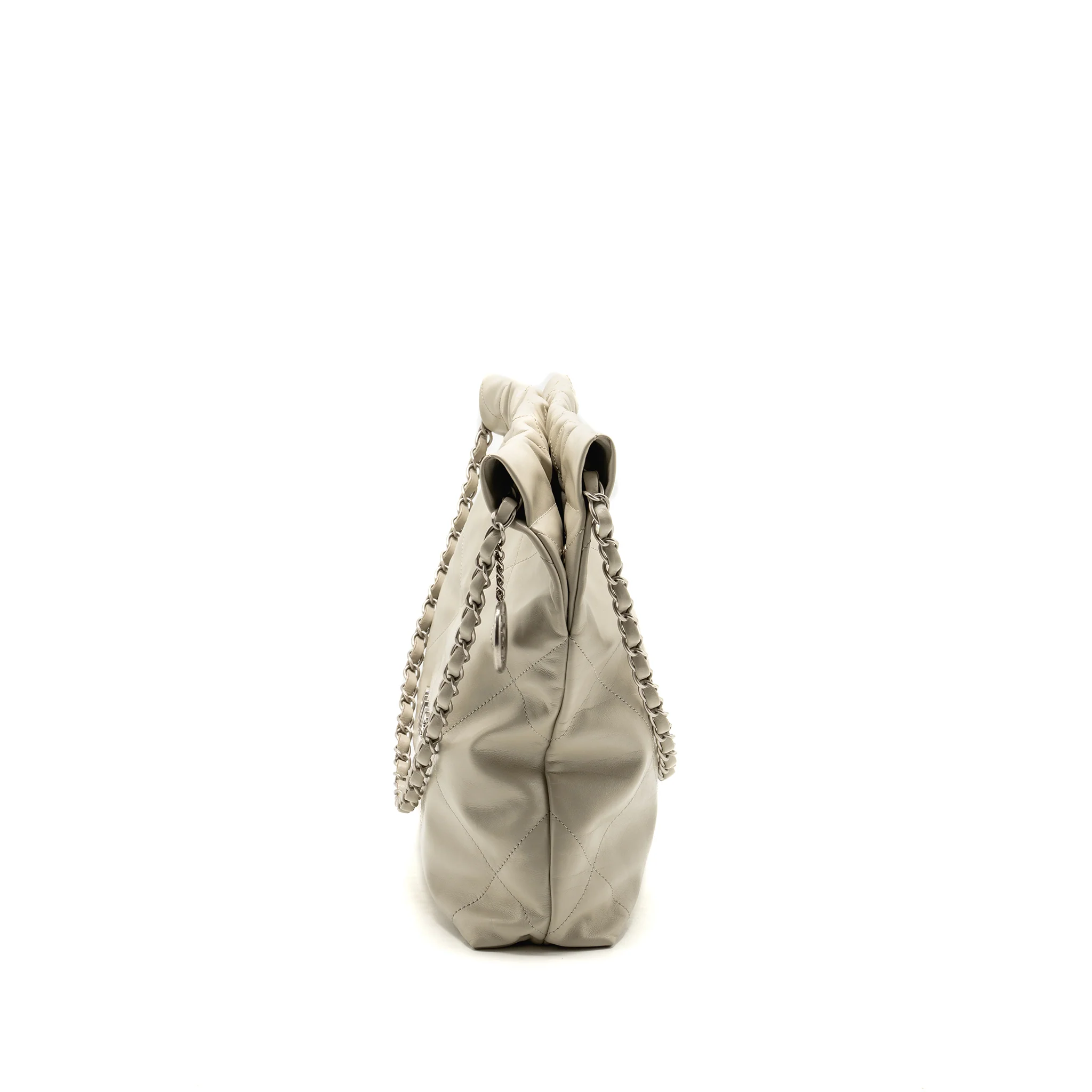 Chanel Small 22 Shiny Calfskin Light Grey SHW (Microchip) - Image 3