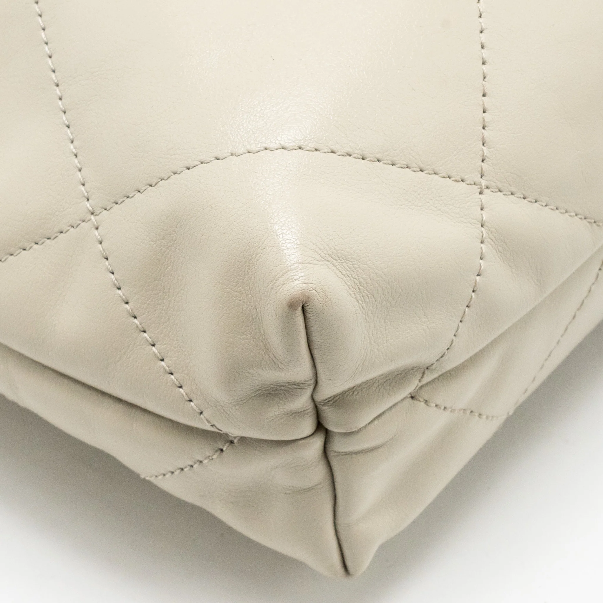 Chanel Small 22 Shiny Calfskin Light Grey SHW (Microchip) - Image 9