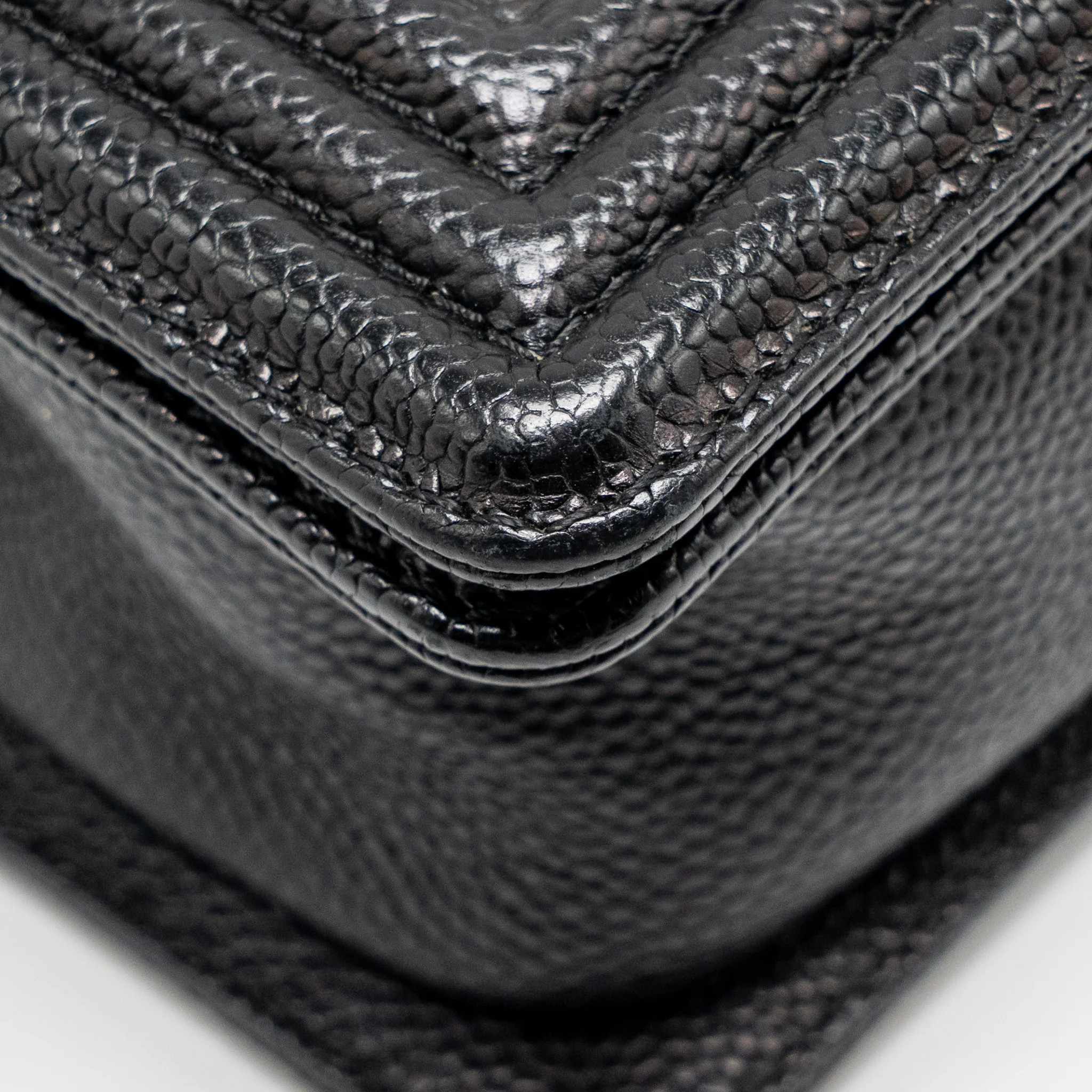 Chanel Small boy bag grained calfskin black GHW - Image 8