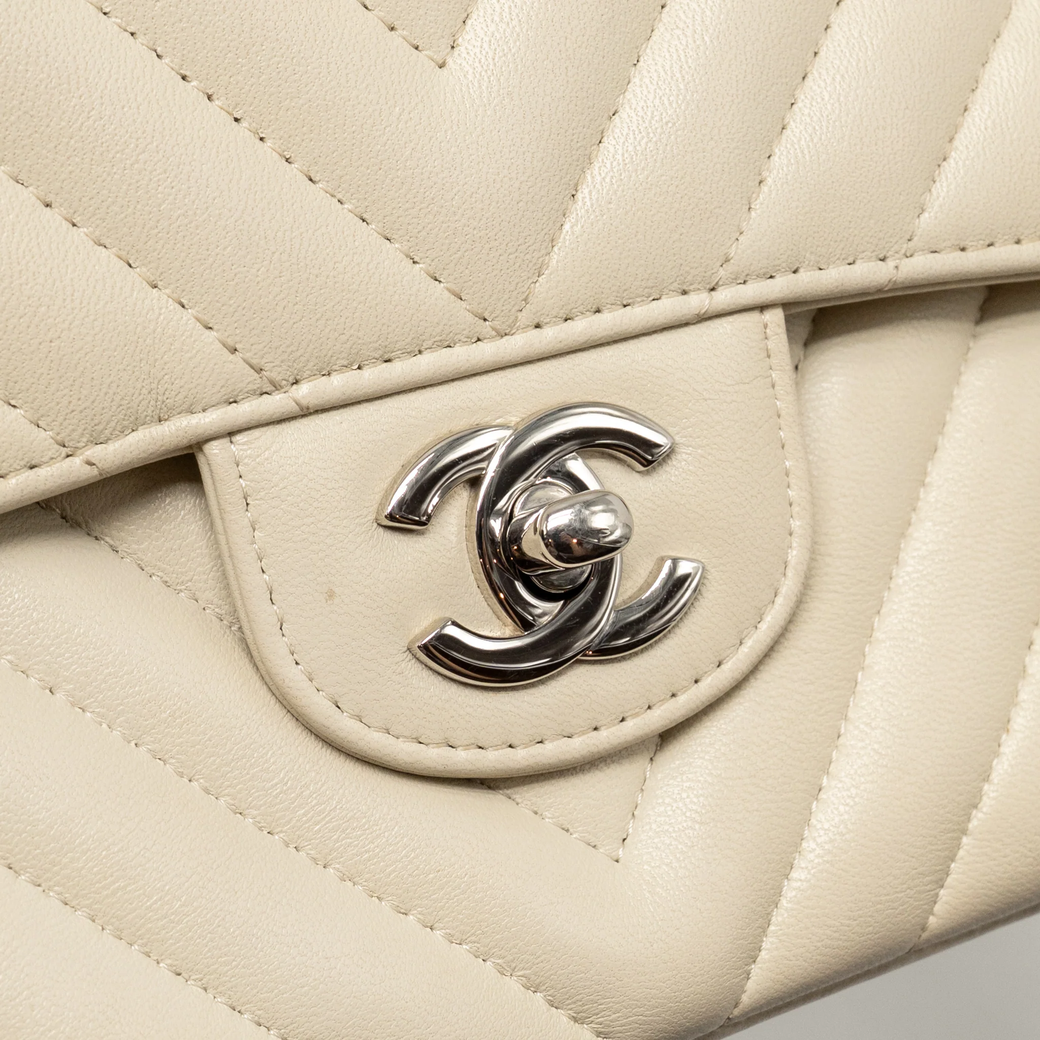 Chanel Small Classic Double Flap Bag Chevron Lambskin Cream SHW - Image 12