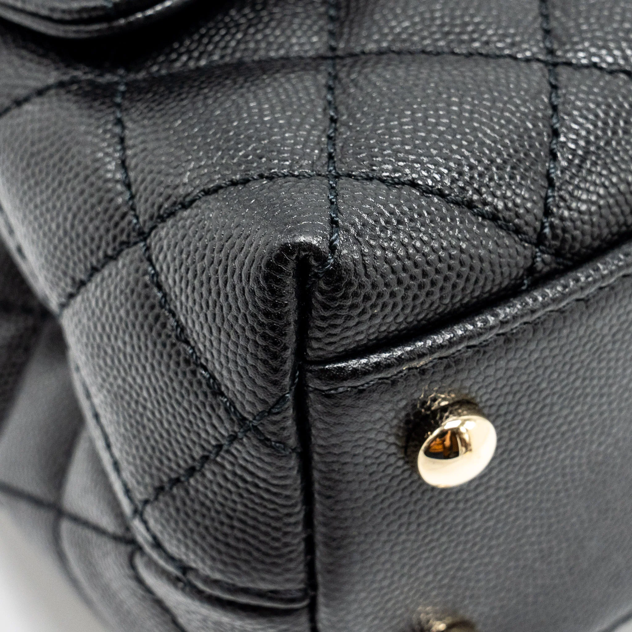 Chanel SMALL COCO HANDLE CAVIAR black LGHW (microchip) - Image 9