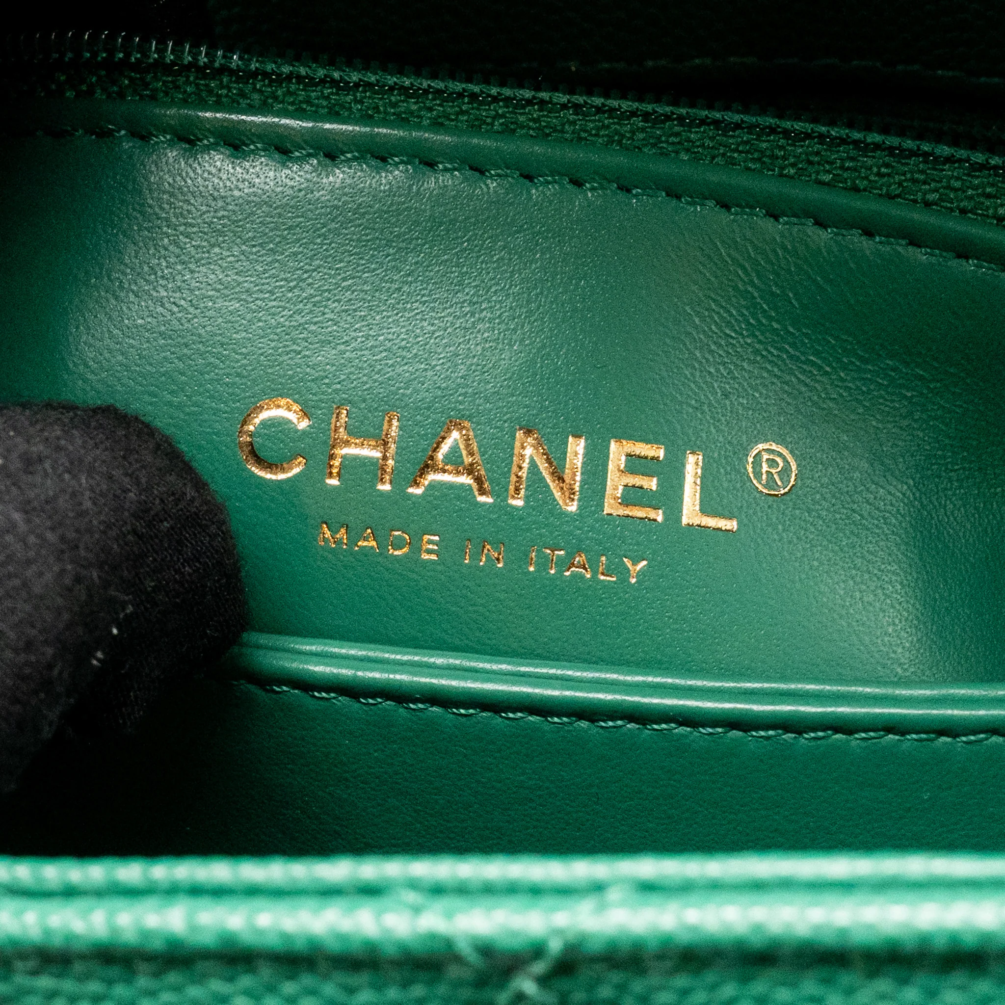 Chanel Small Coco handle caviar green LGHW (microchip) - Image 17