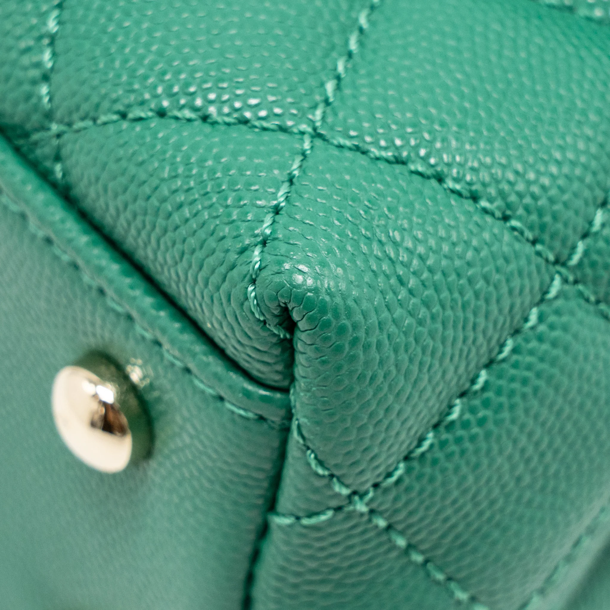 Chanel Small Coco handle caviar green LGHW (microchip) - Image 8