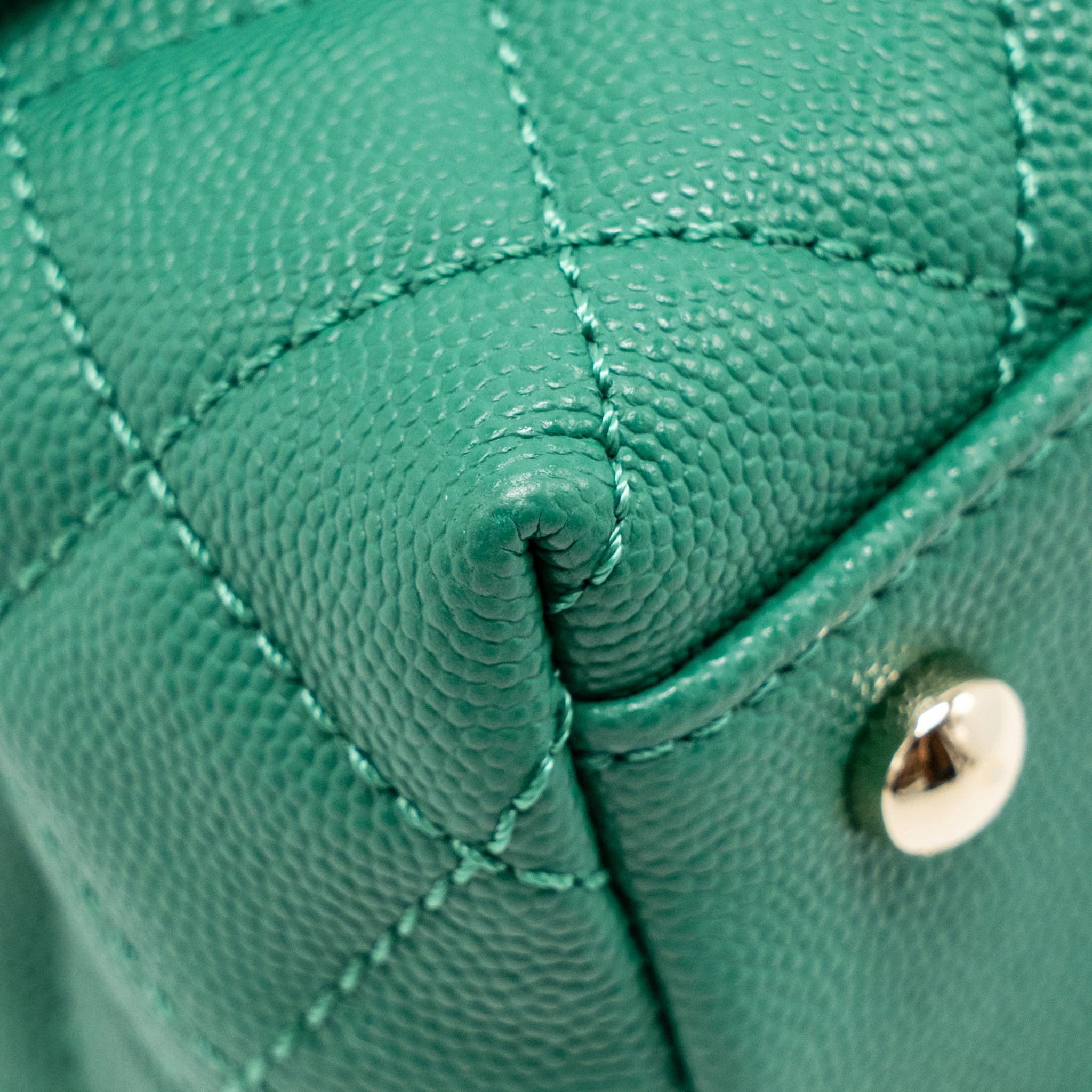 Chanel Small Coco handle caviar green LGHW (microchip) - Image 9