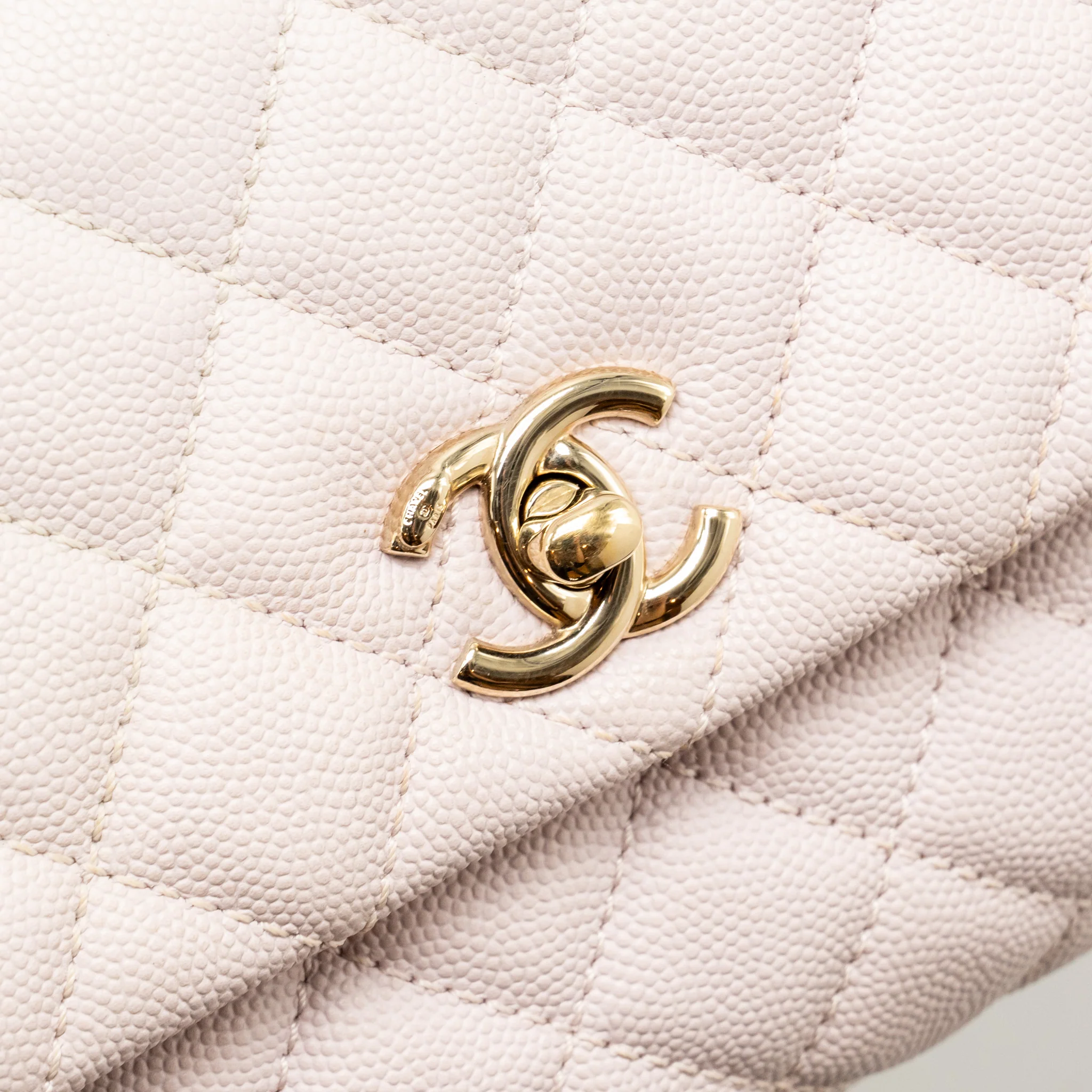 Chanel Small Coco Handle Caviar Lilac LGHW - Image 14