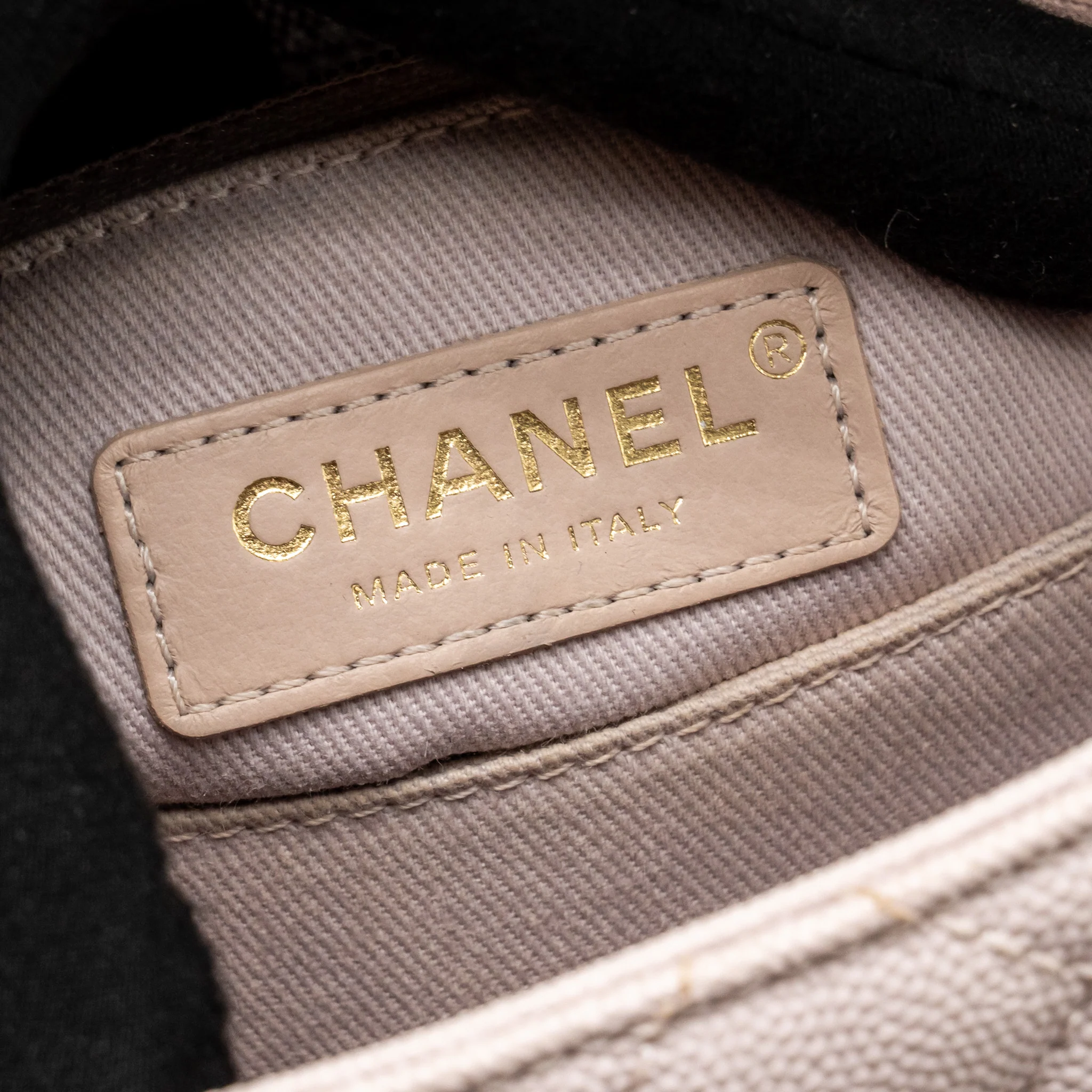 Chanel Small Coco Handle Caviar Lilac LGHW - Image 18