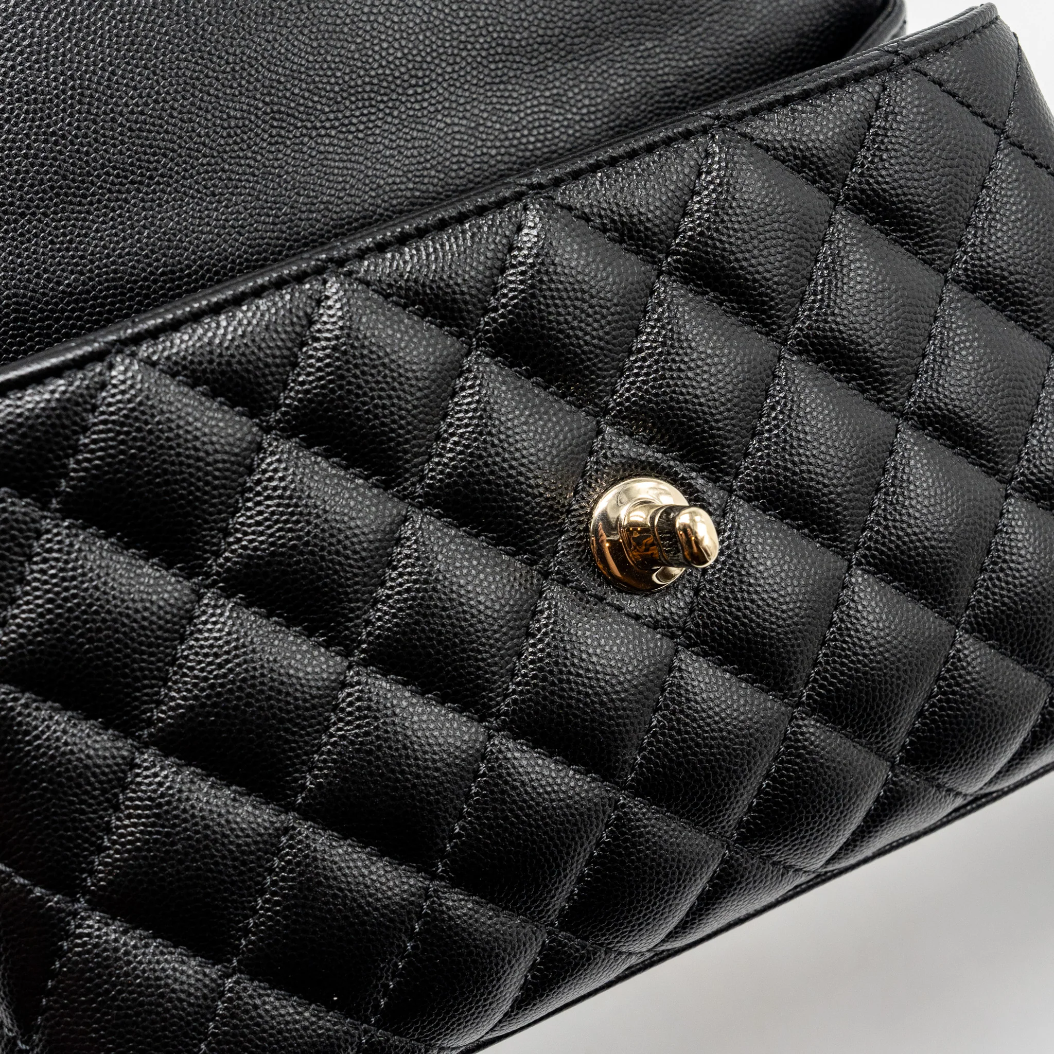 Chanel small coco handle with lizard embossed handle caviar black LGHW (microchip) - Image 17