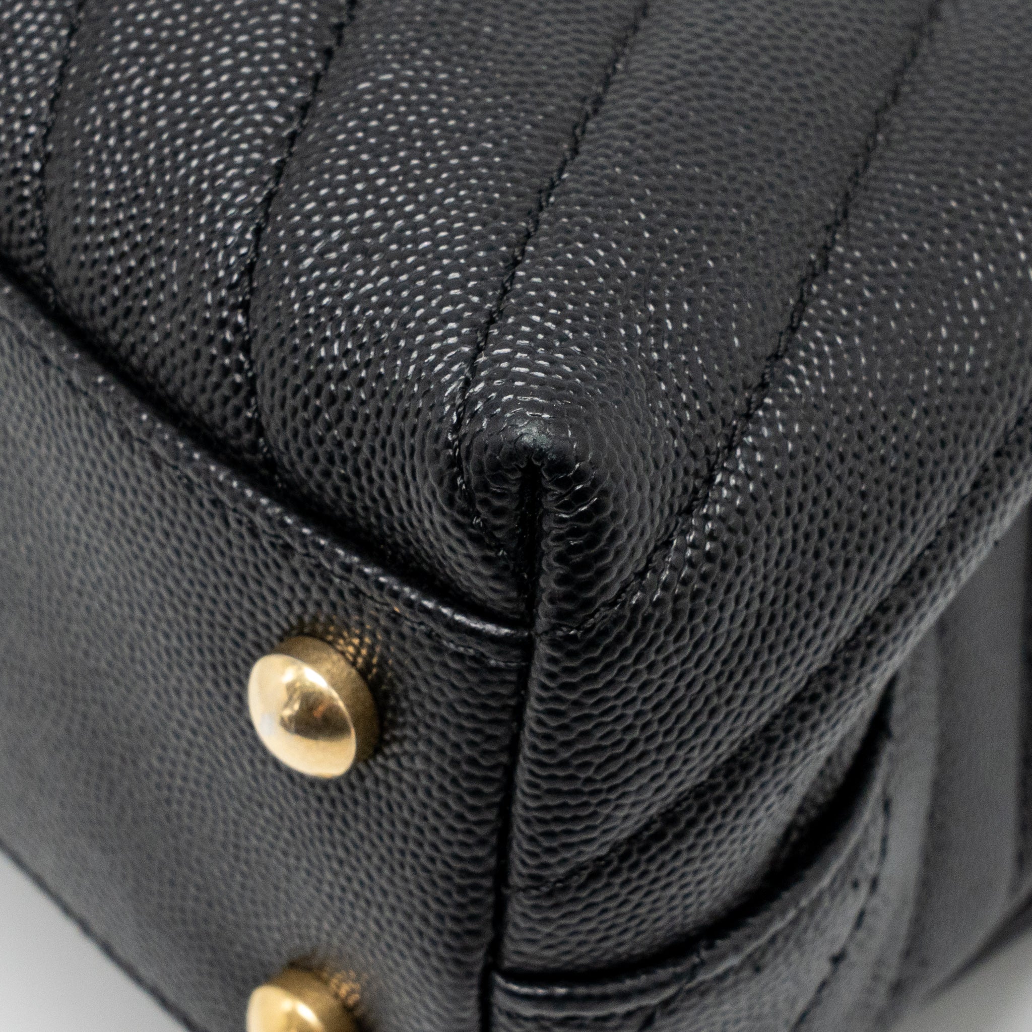 Chanel small coco handle with lizard embossed handle chevron caviar black GHW - Image 12