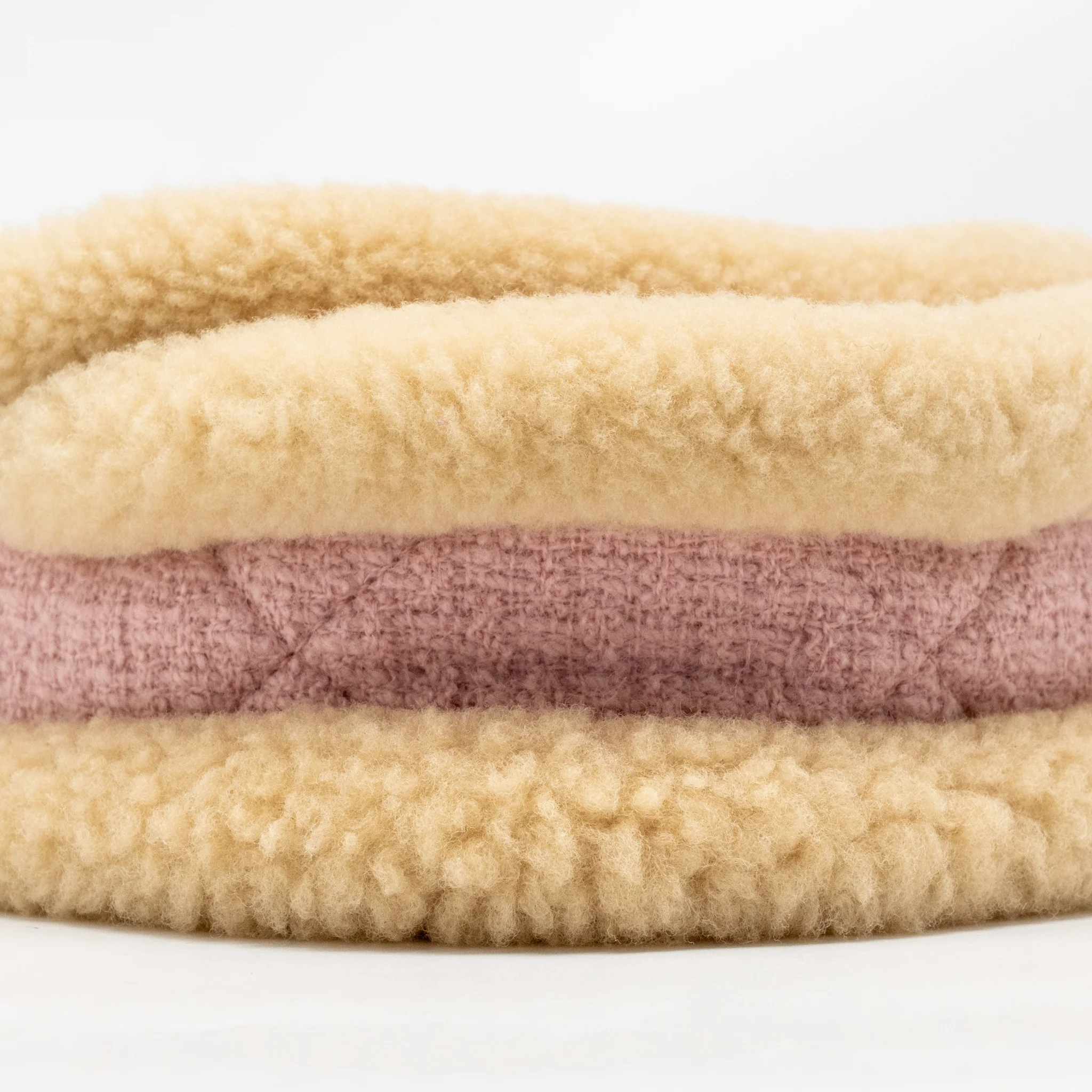 Chanel 22K Cozy Coco Round Flap Bag Tweed/Shearling Pink GHW (Microchip) - Image 7