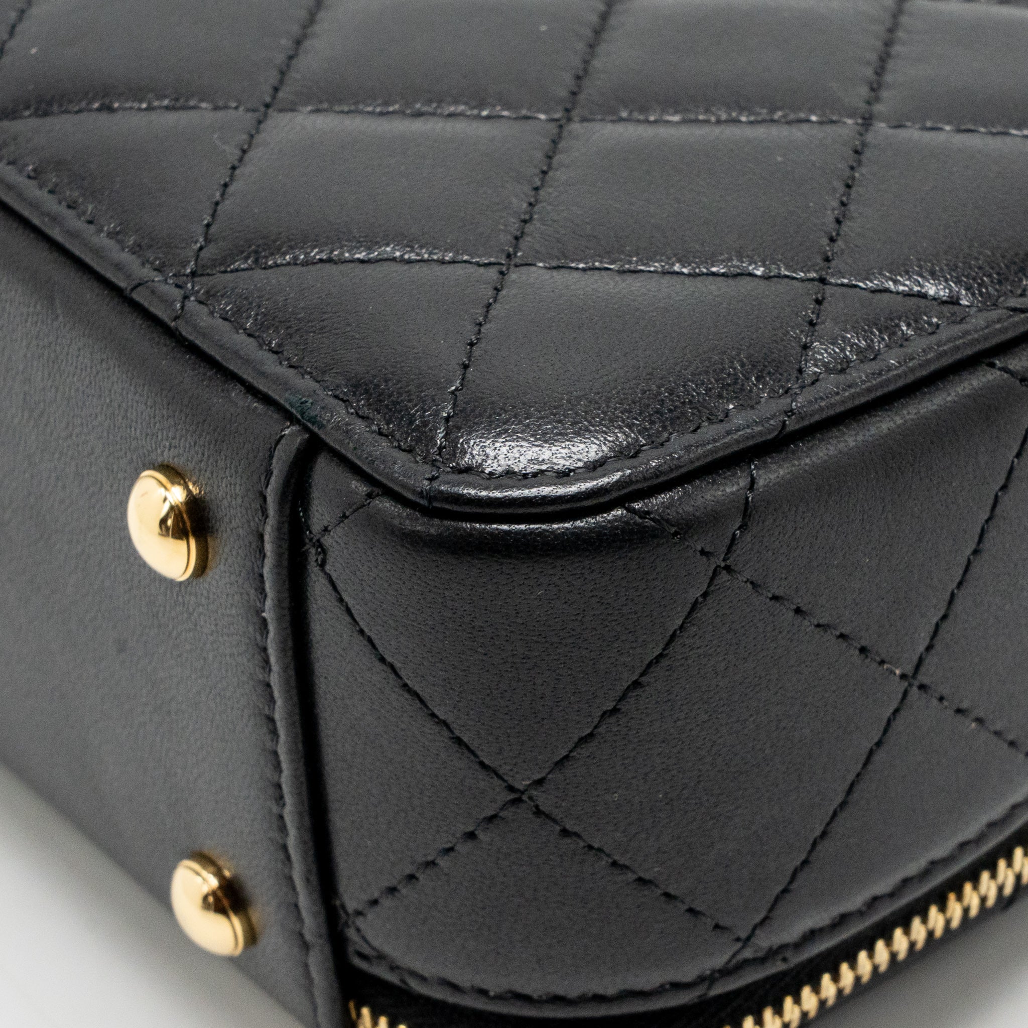 Chanel Top Handle Chic Riviera Vanity Case with Chain Shiny Lambskin Black GHW (Microchip) - Image 12