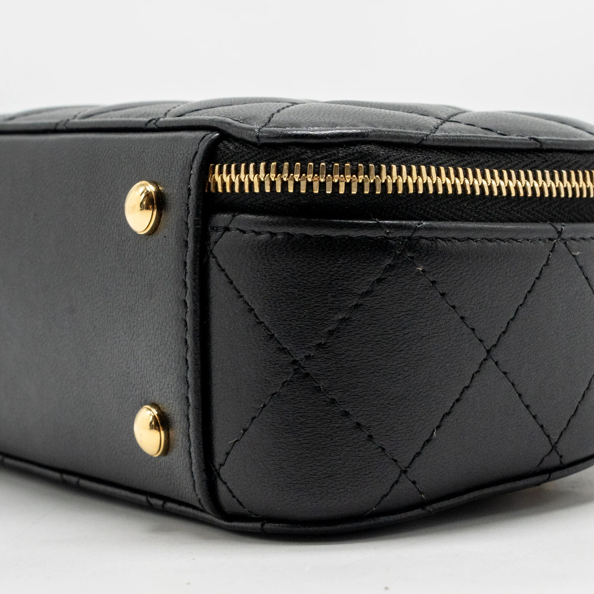 Chanel Top Handle Chic Riviera Vanity Case with Chain Shiny Lambskin Black GHW (Microchip) - Image 8