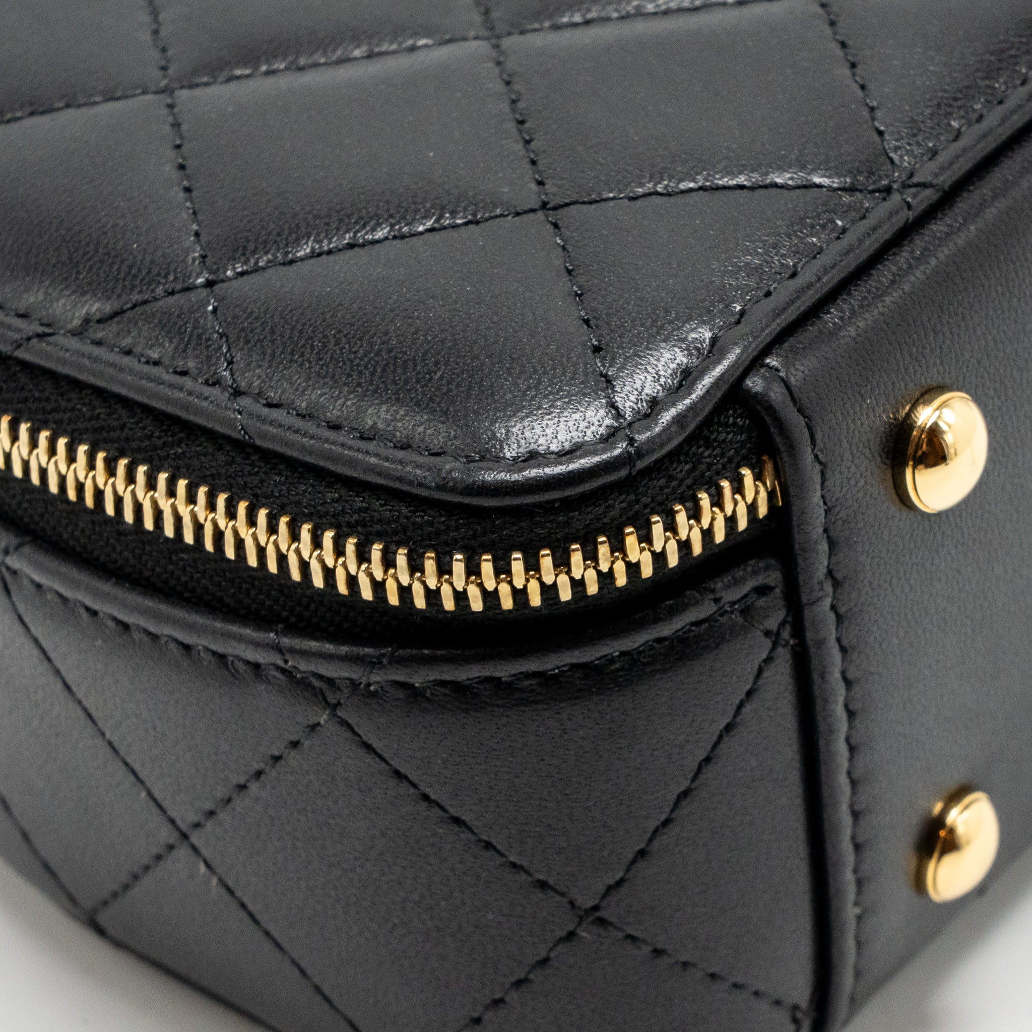 Chanel Top Handle Chic Riviera Vanity Case with Chain Shiny Lambskin Black GHW (Microchip) - Image 9