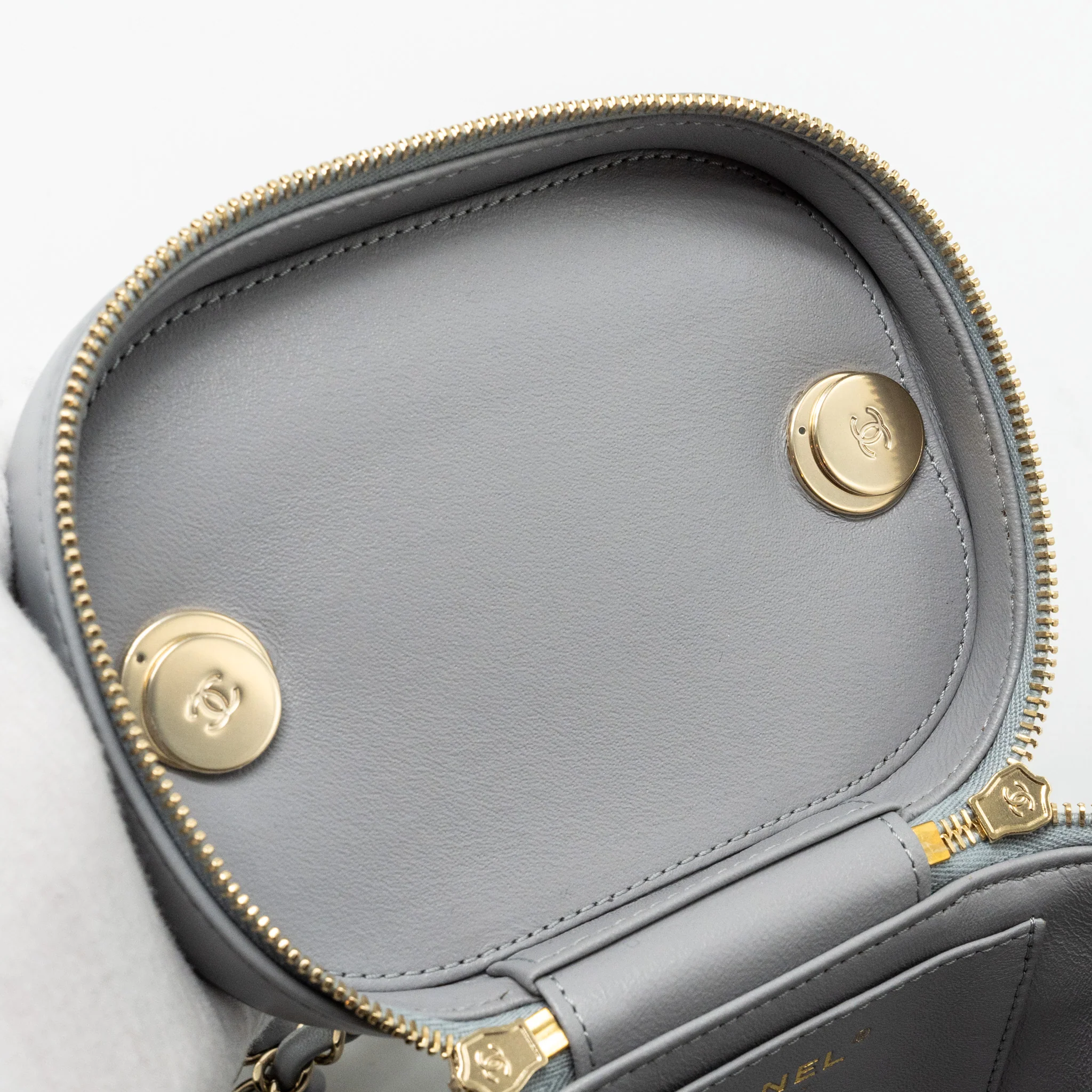 CHANEL Trendy CC Top Handle Vanity With Chain Lambskin Grey LGHW - Image 16