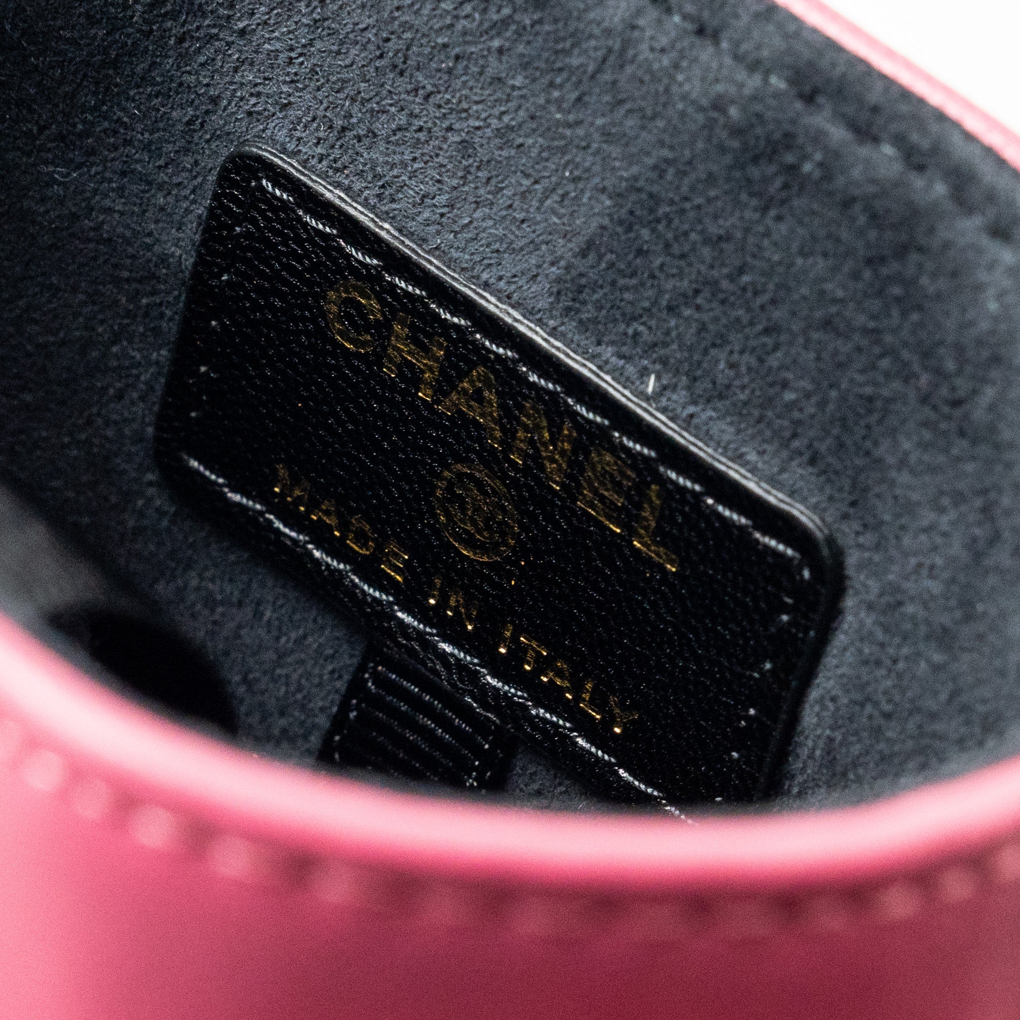Chanel Vertical Phone Case tweed pink GHW - Image 13