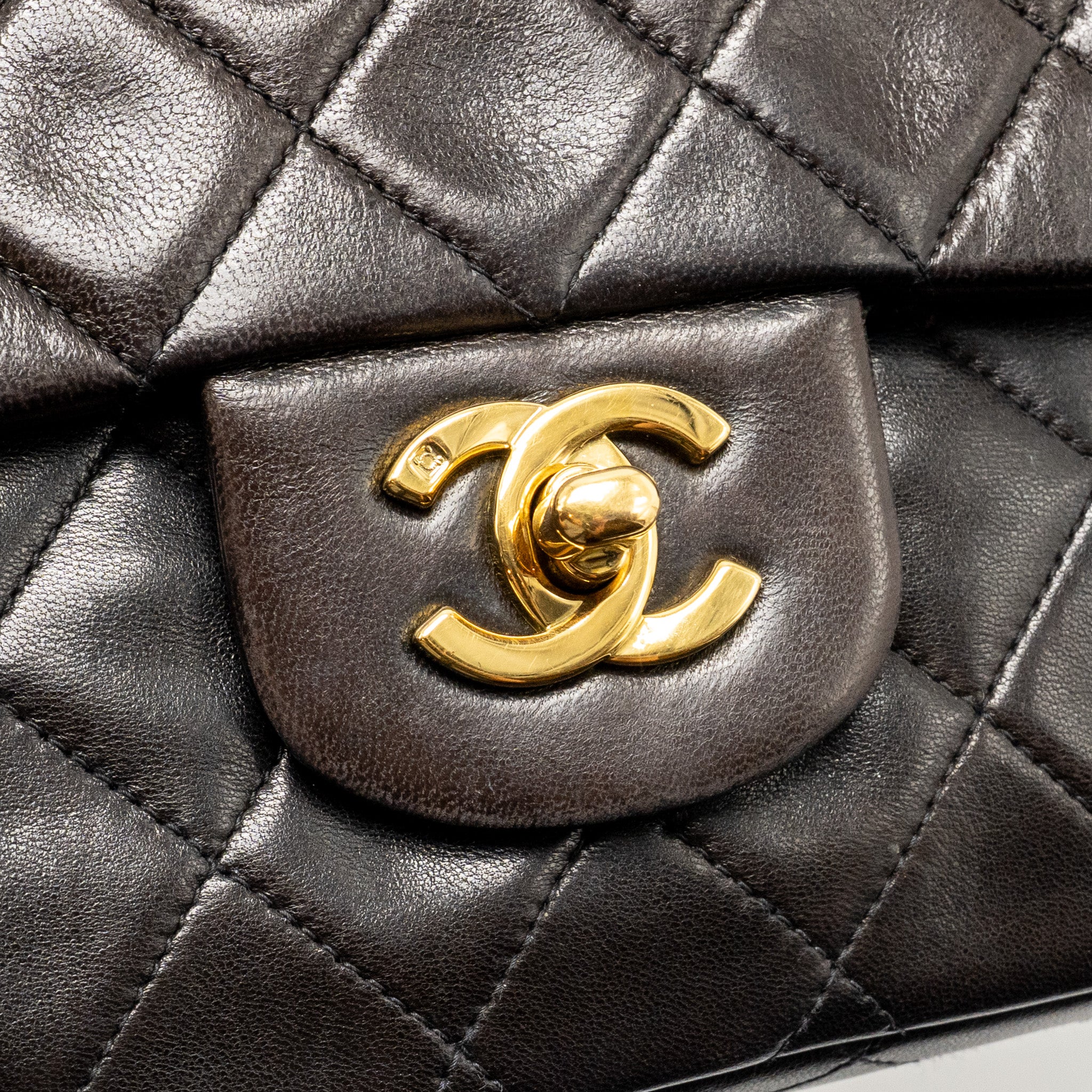 Chanel vintage medium classic double flap bag lambskin dark brown GHW - Image 13