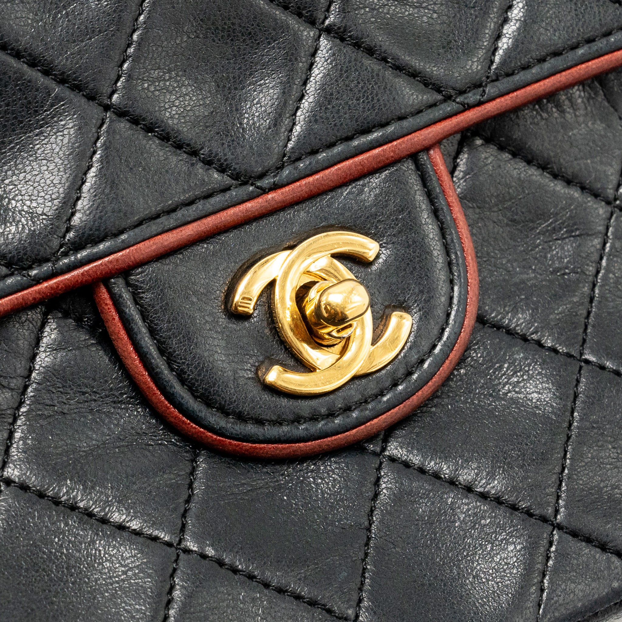 Chanel Vintage mini square flap bag lambskin black / red GHW - Image 12