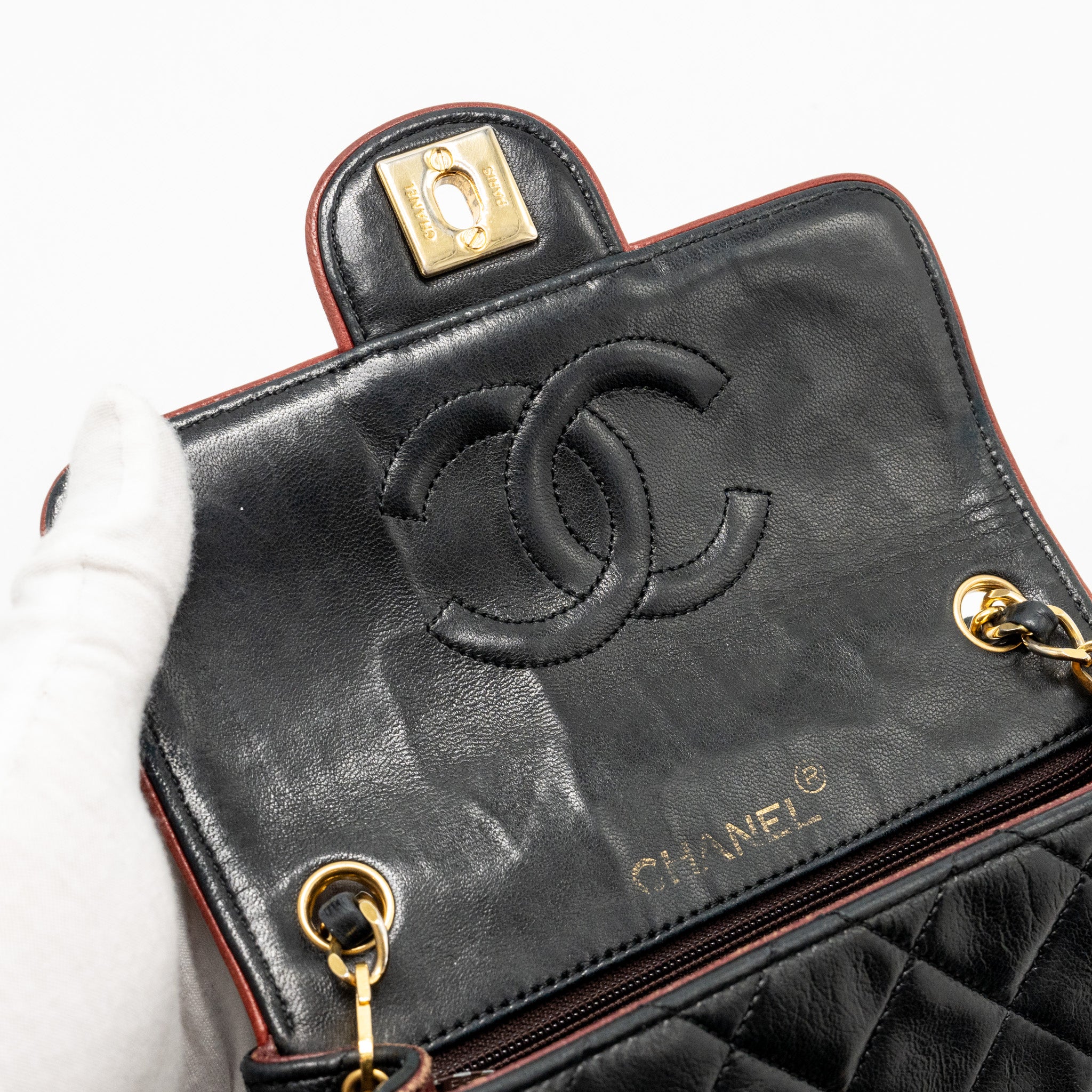 Chanel Vintage mini square flap bag lambskin black / red GHW - Image 13