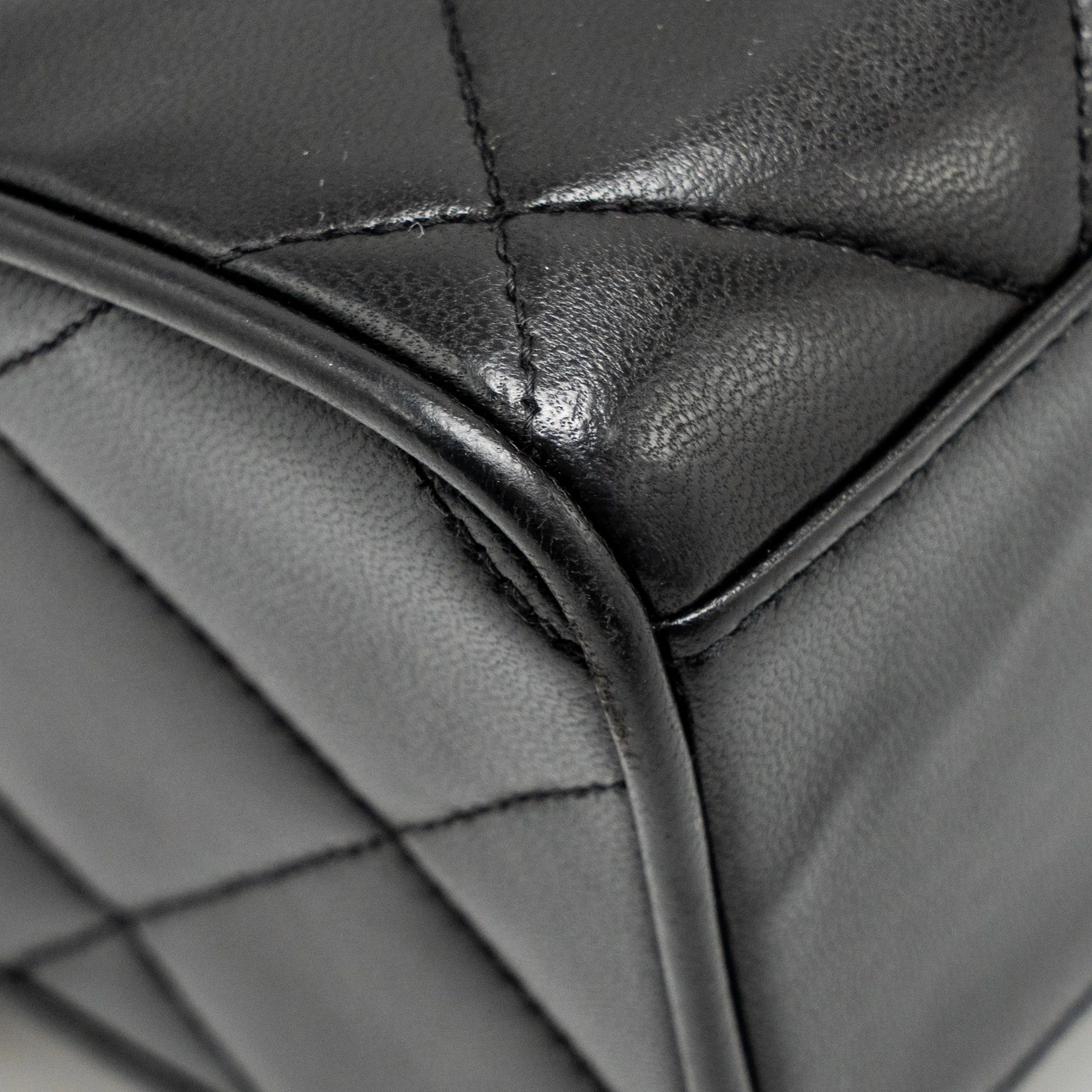 Chanel Vintage Quilted CC Flap Bag Lambskin Black GHW - Image 10