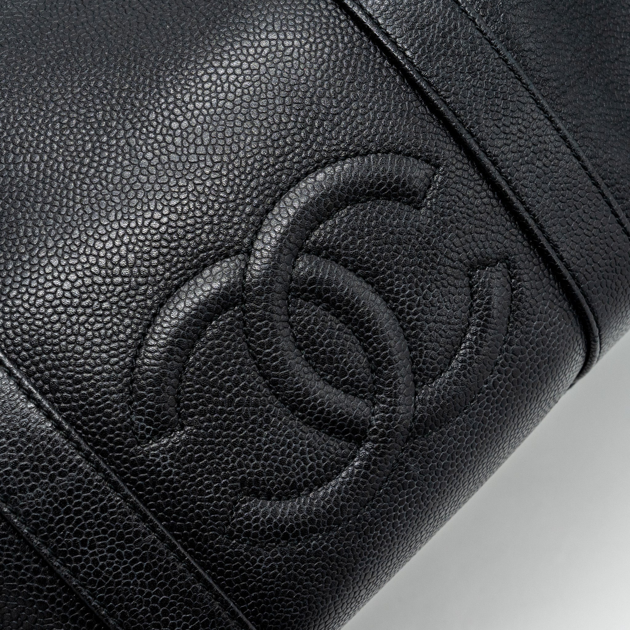 Chanel Vintage Travel Bag Caviar Black GHW - Image 10