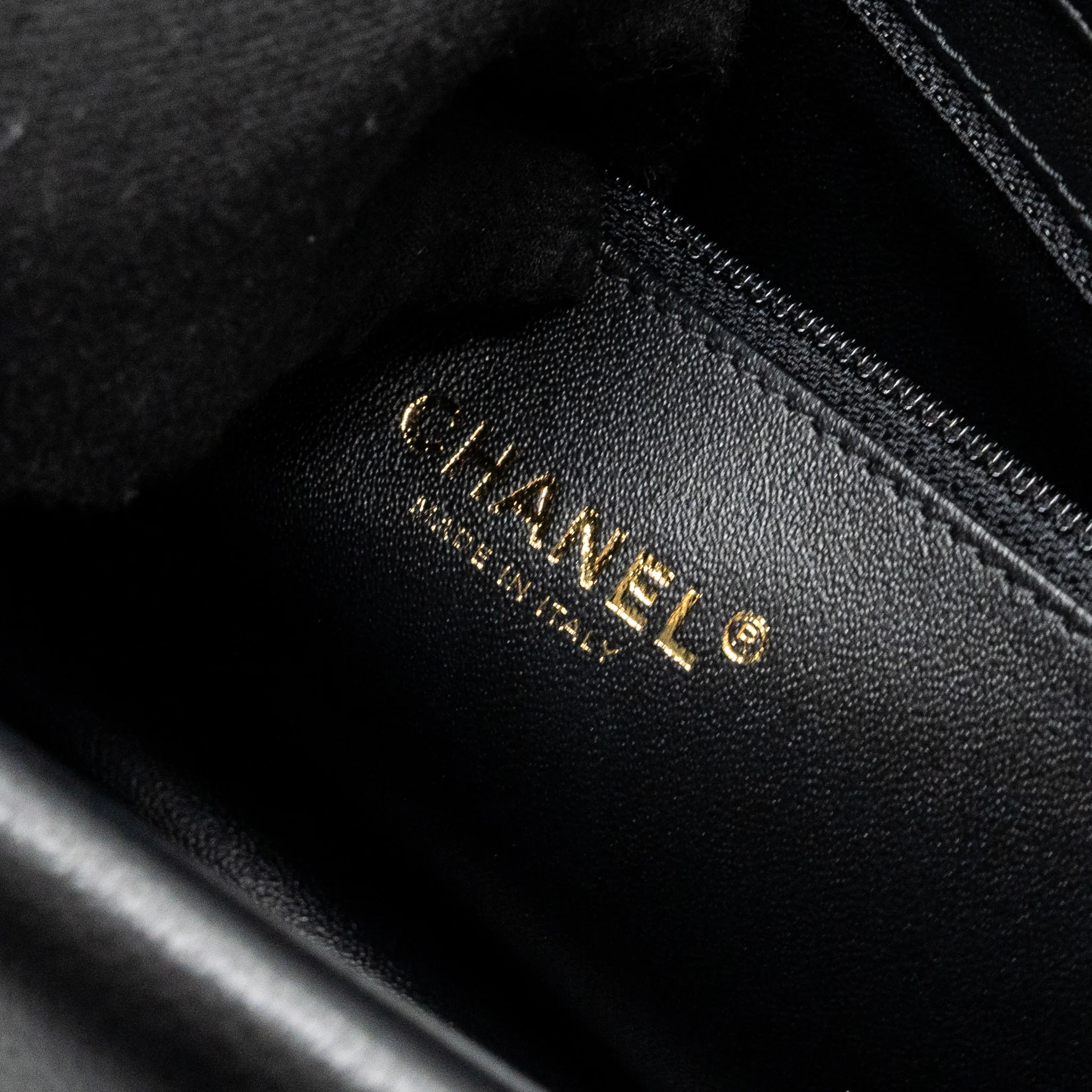 Chanel Voyage Chevron Clutch Calfskin Black GHW - Image 13